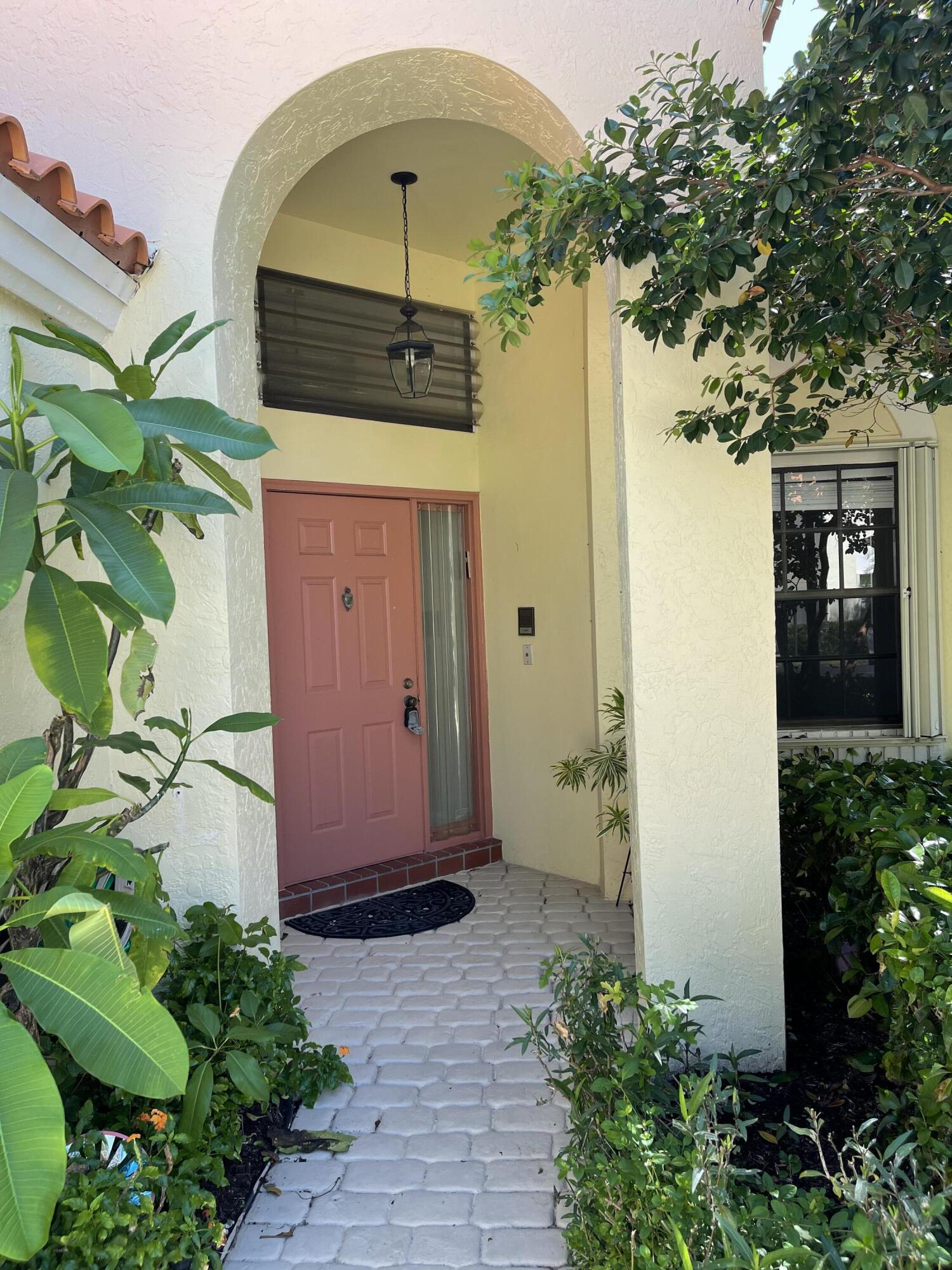 2575 La Cristal Circle