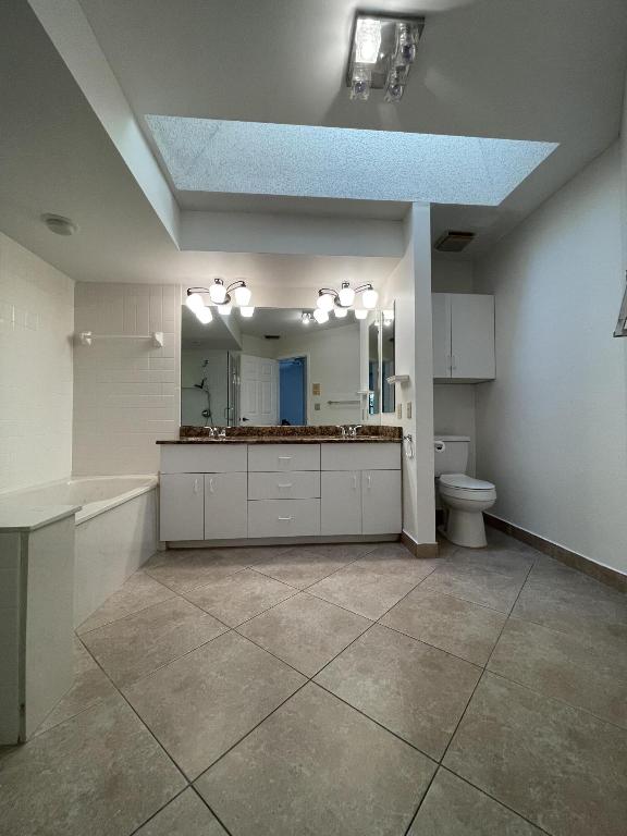 2575 La Cristal Circle