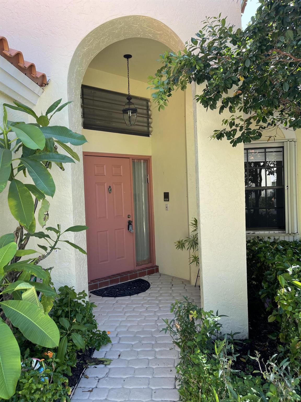 2575 La Cristal Circle