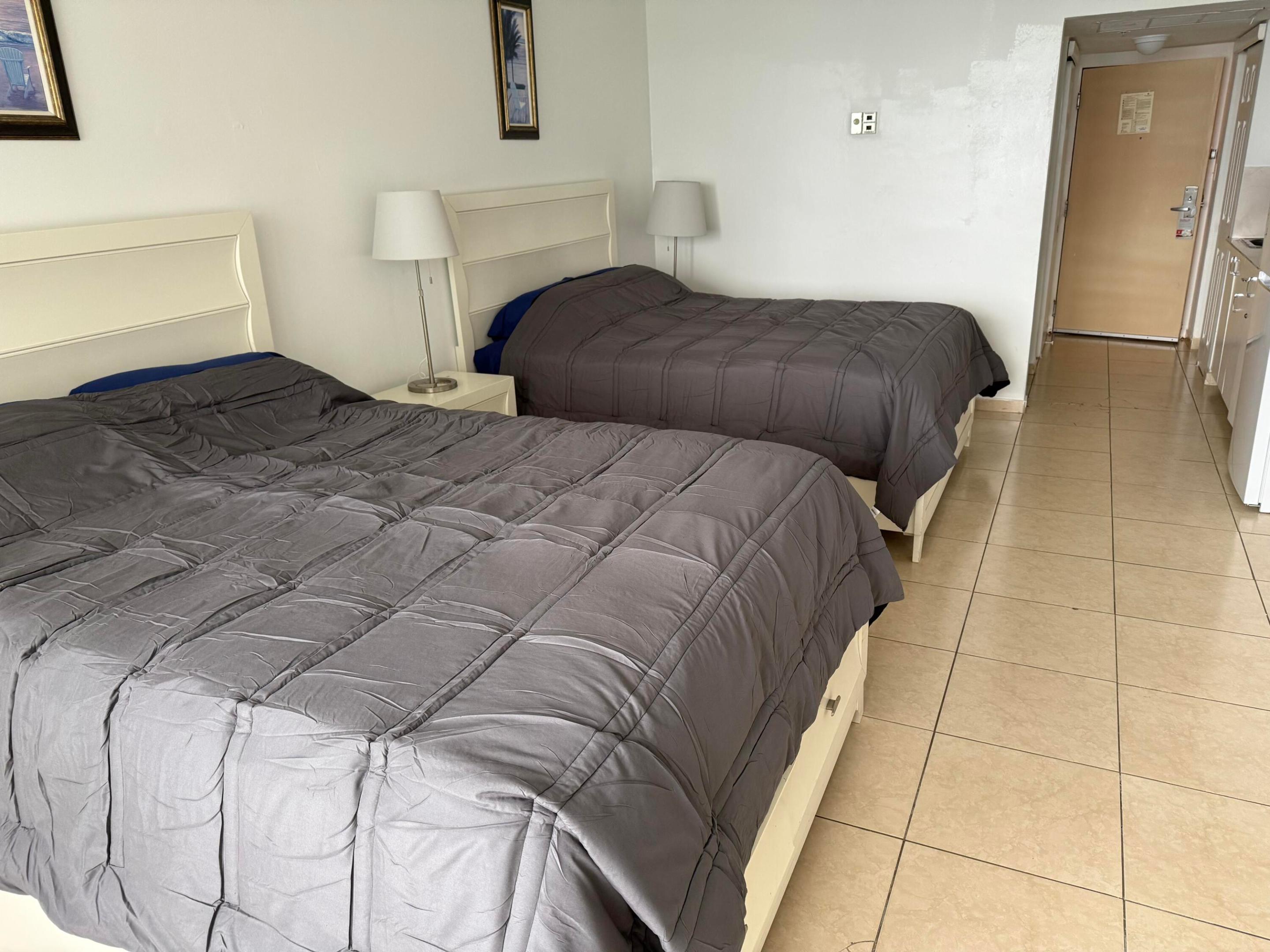 19201 Collins Avenue 448