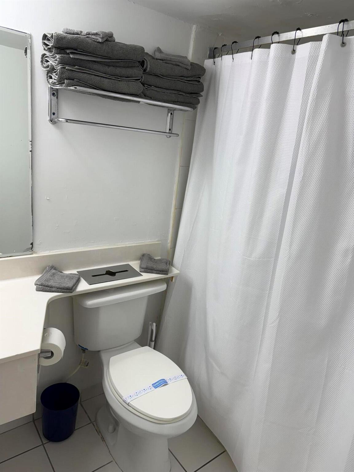 19201 Collins Avenue 448