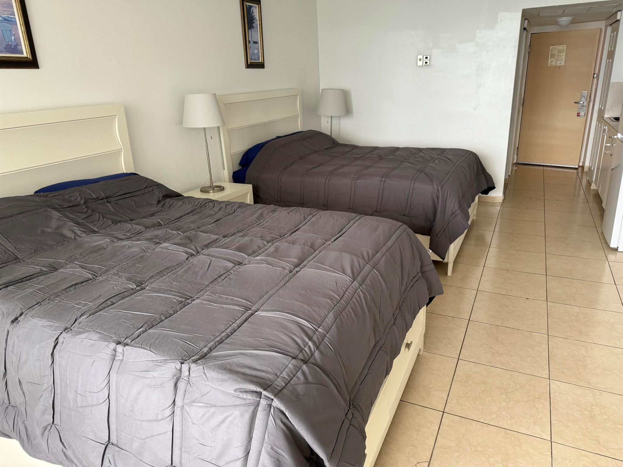 19201 Collins Avenue 448