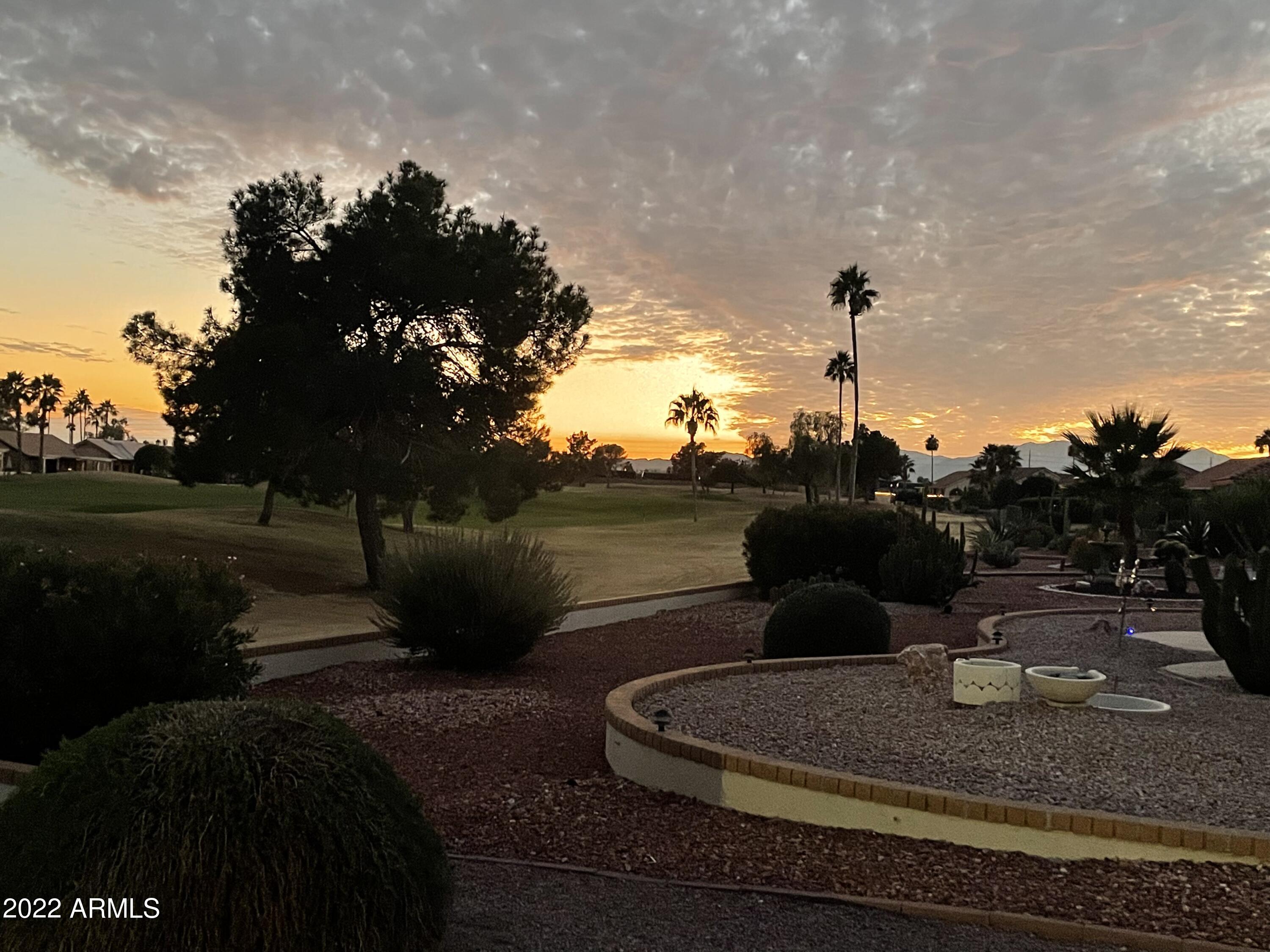 14817 W RAVENSWOOD Drive