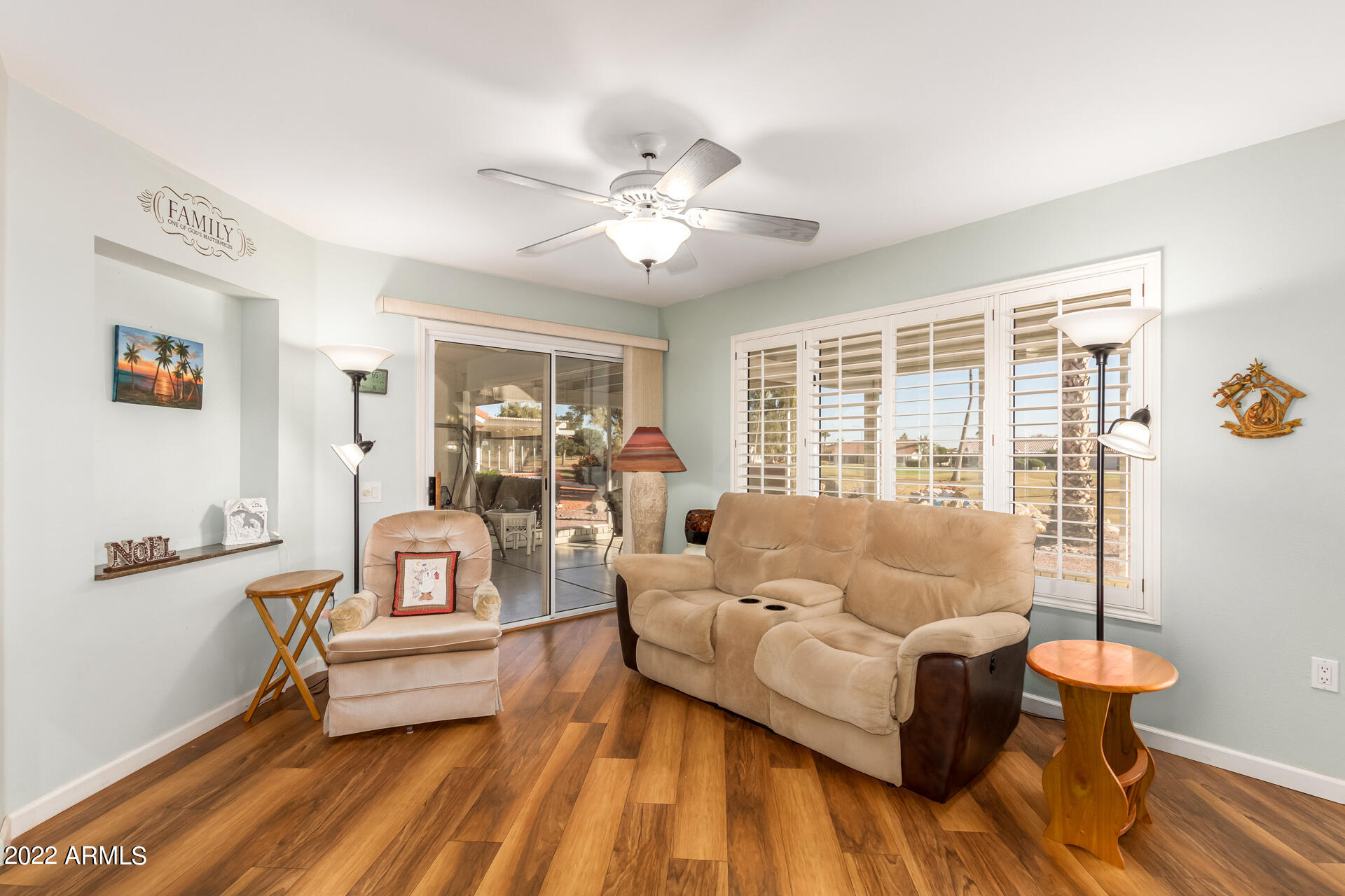 14817 W RAVENSWOOD Drive