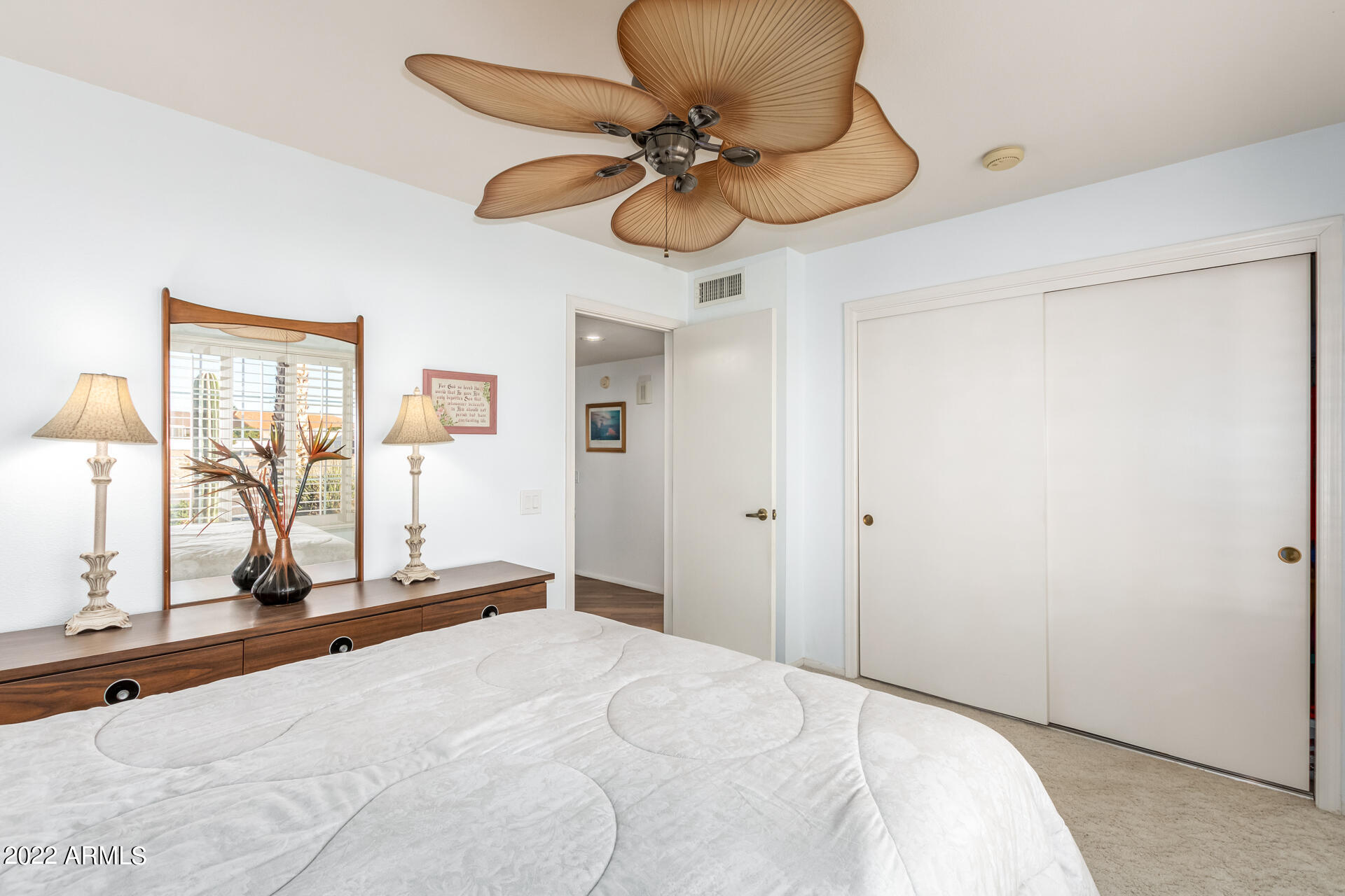 14817 W RAVENSWOOD Drive