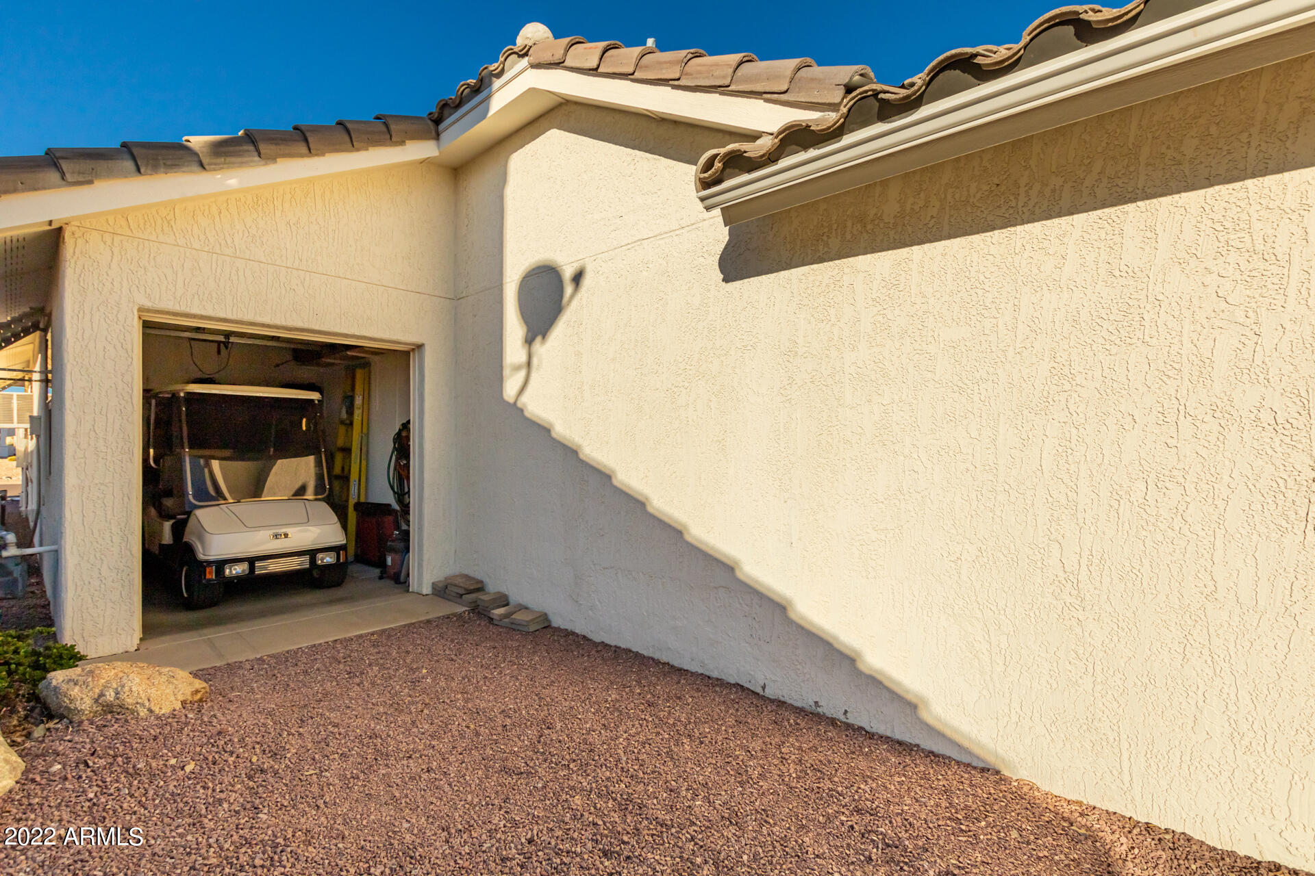 14817 W RAVENSWOOD Drive