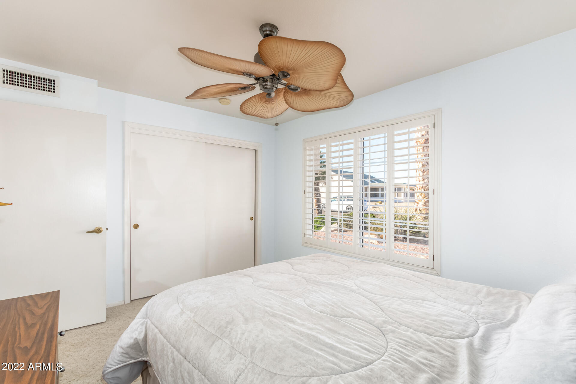 14817 W RAVENSWOOD Drive