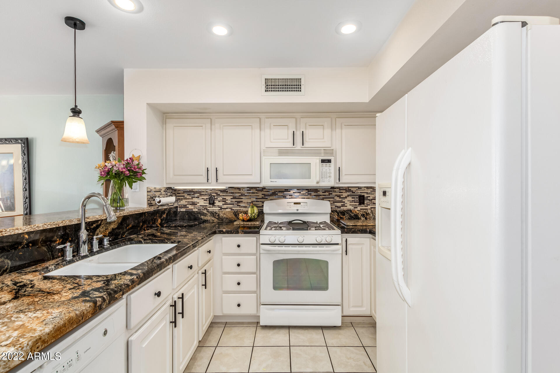 14817 W RAVENSWOOD Drive