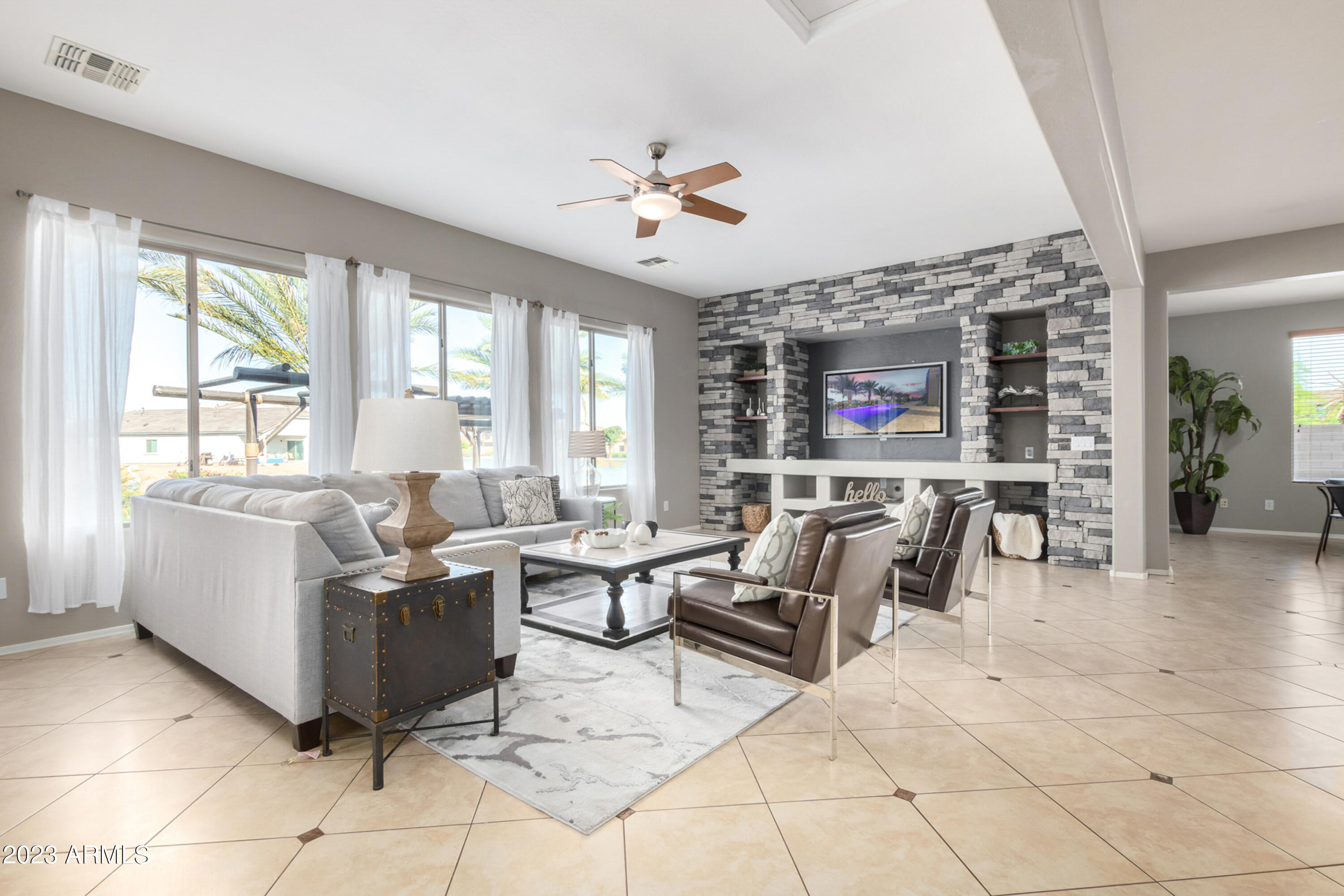 22015 N DIAMOND Drive