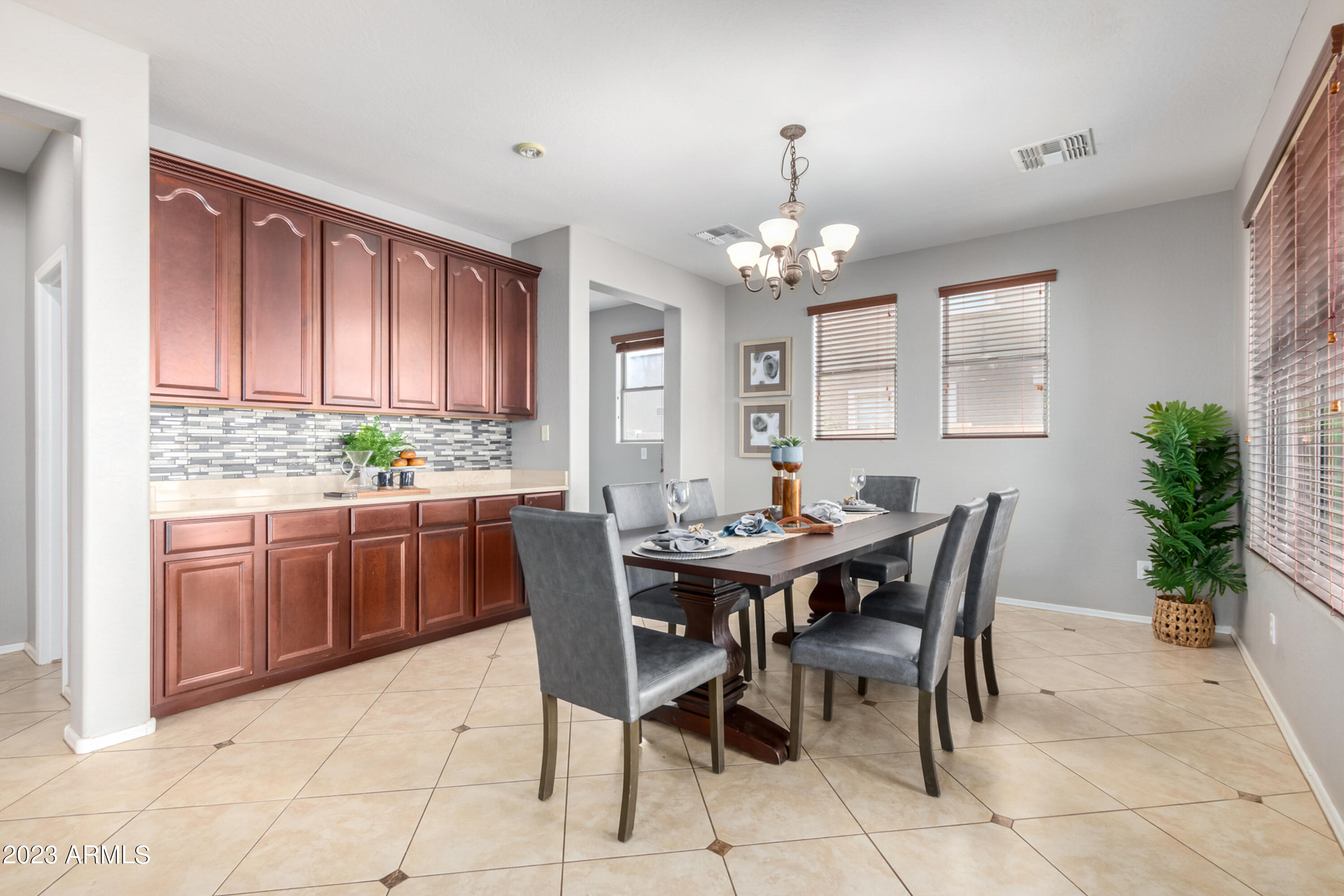 22015 N DIAMOND Drive