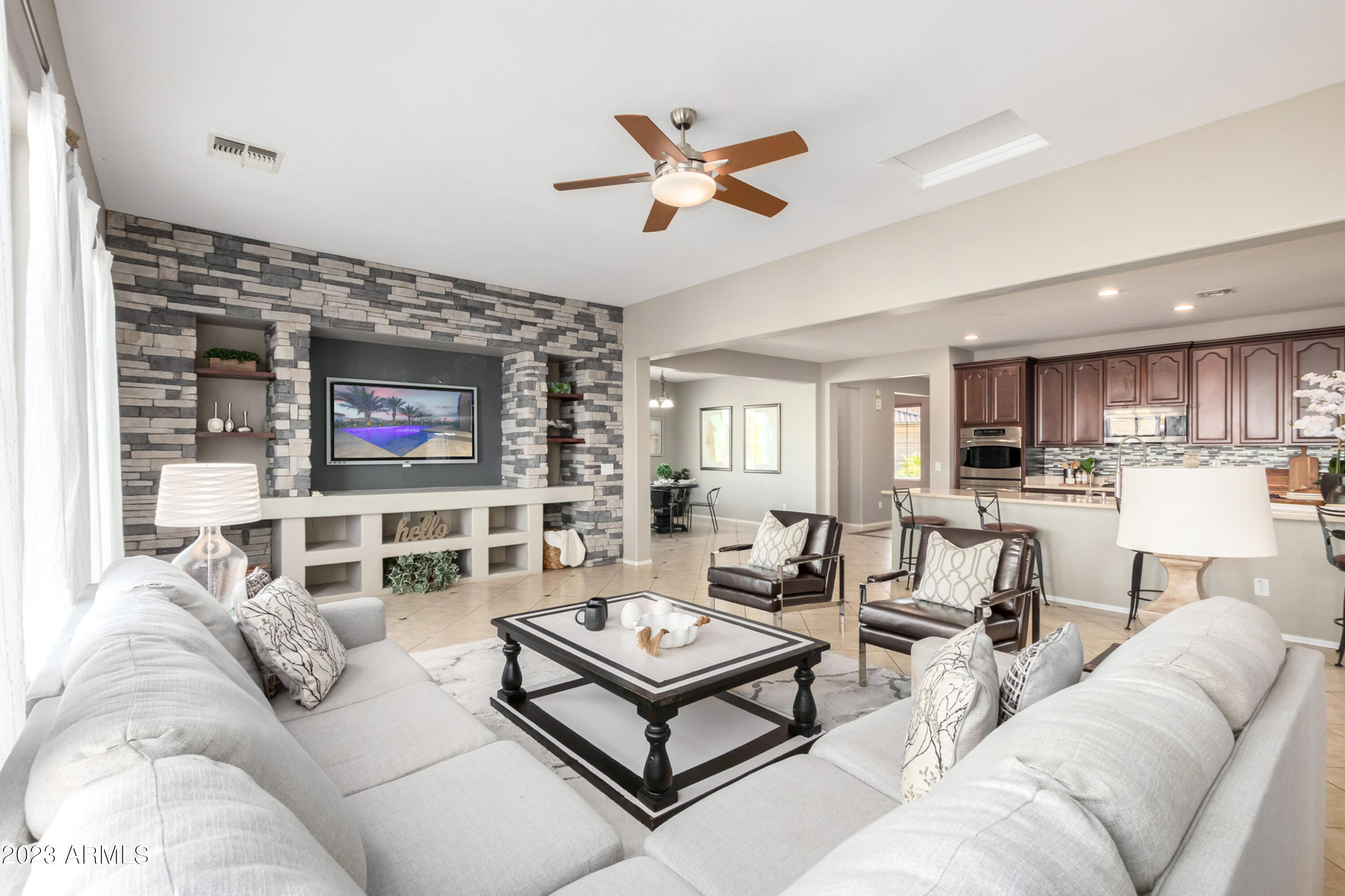 22015 N DIAMOND Drive