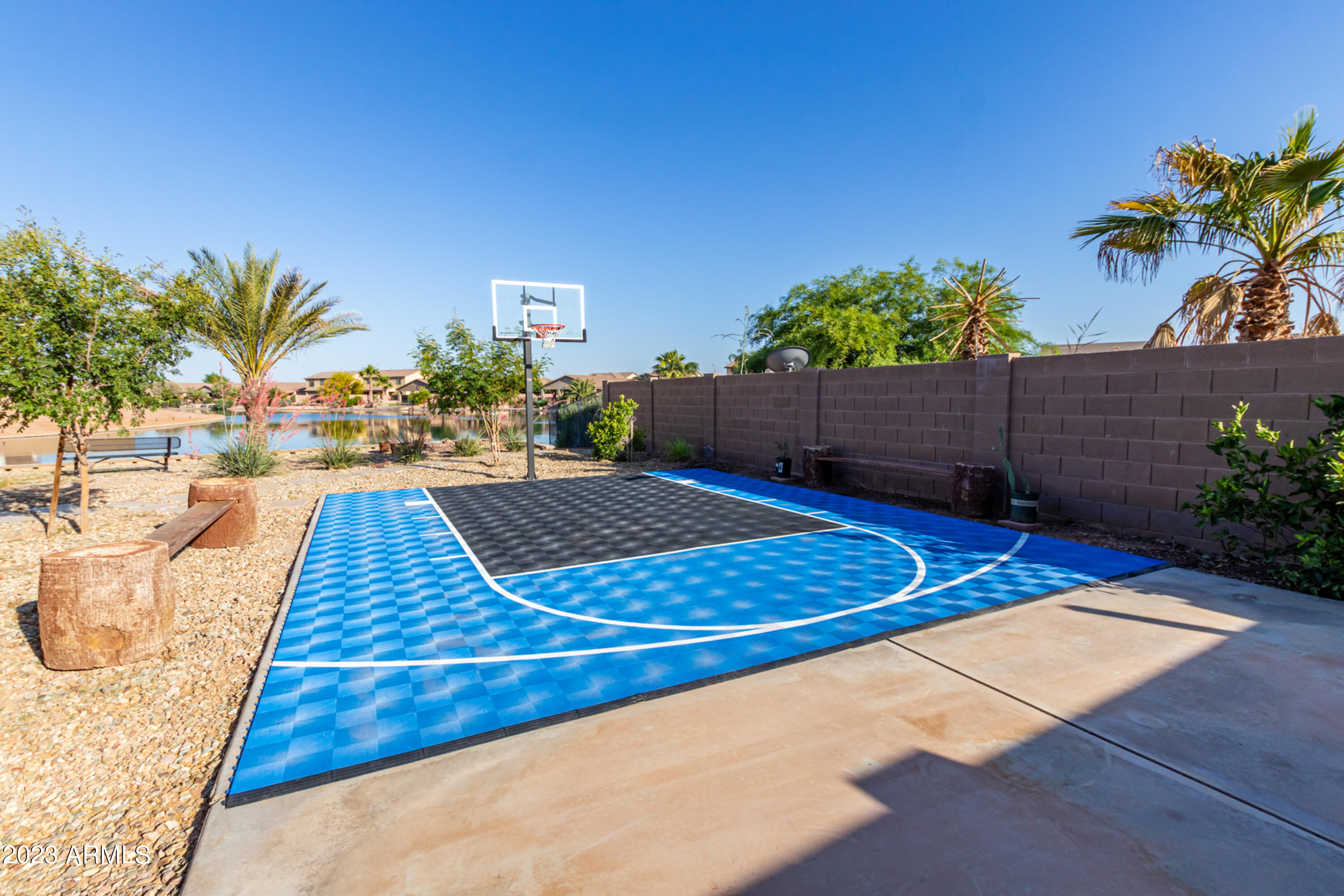 22015 N DIAMOND Drive