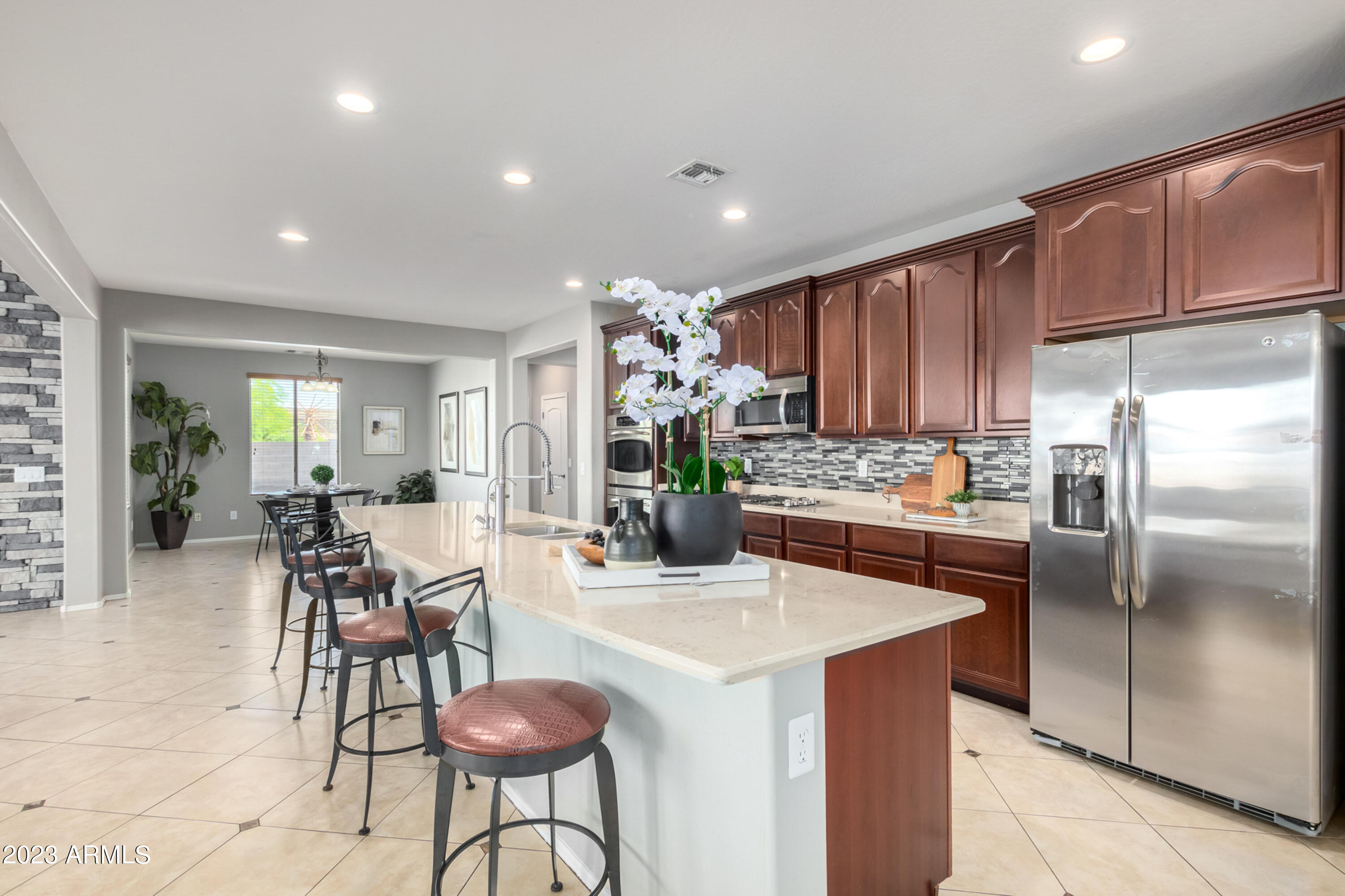 22015 N DIAMOND Drive