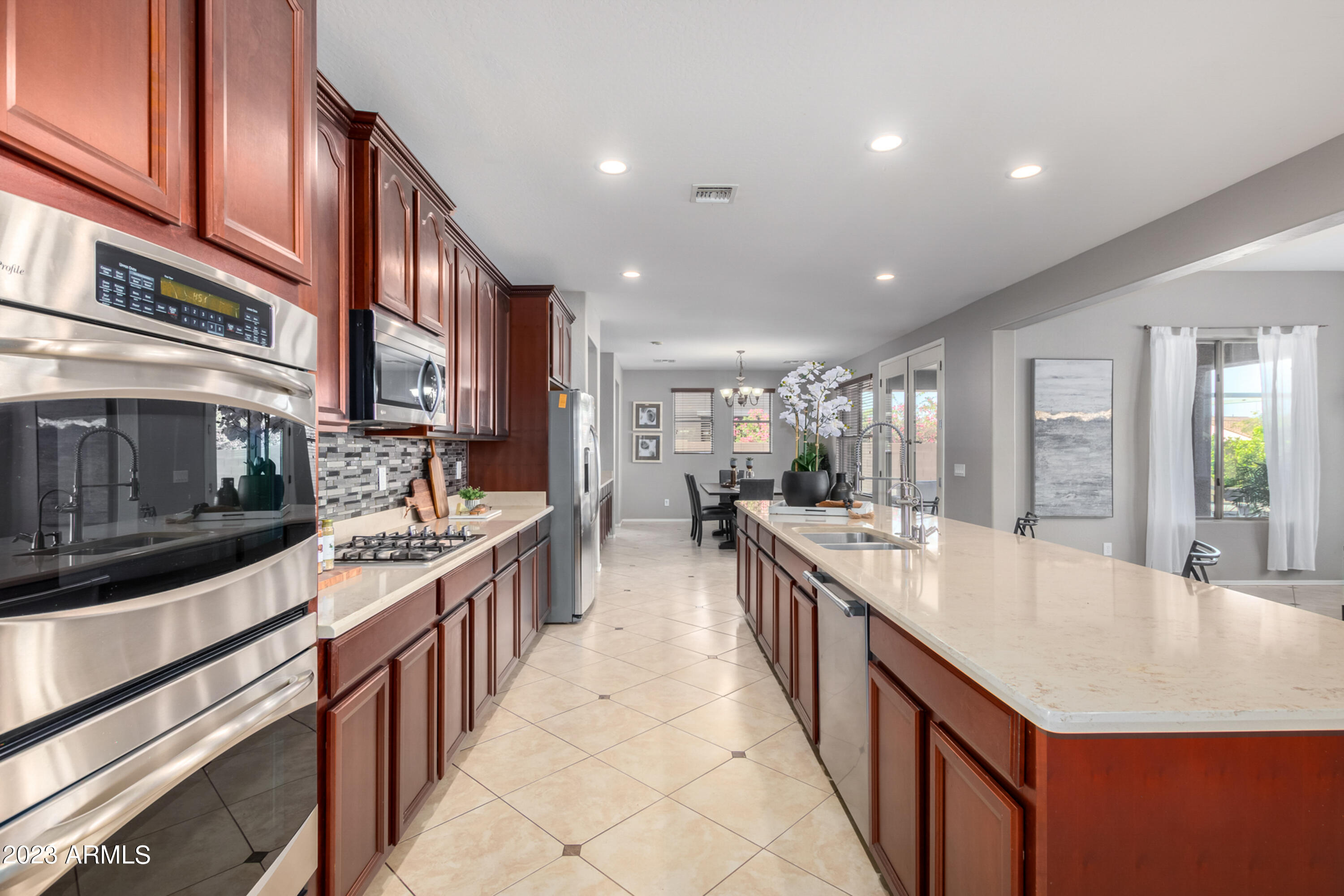 22015 N DIAMOND Drive