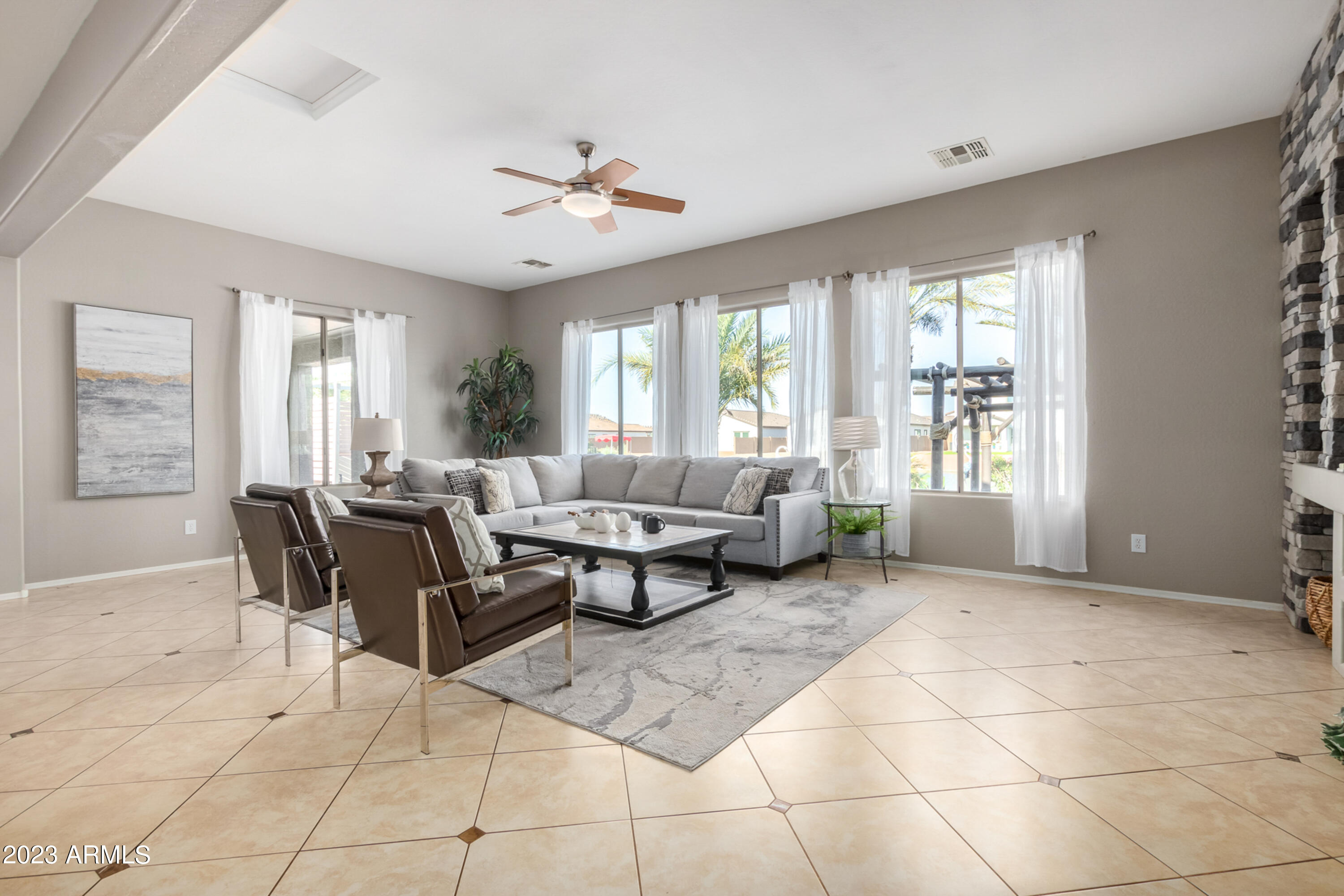 22015 N DIAMOND Drive