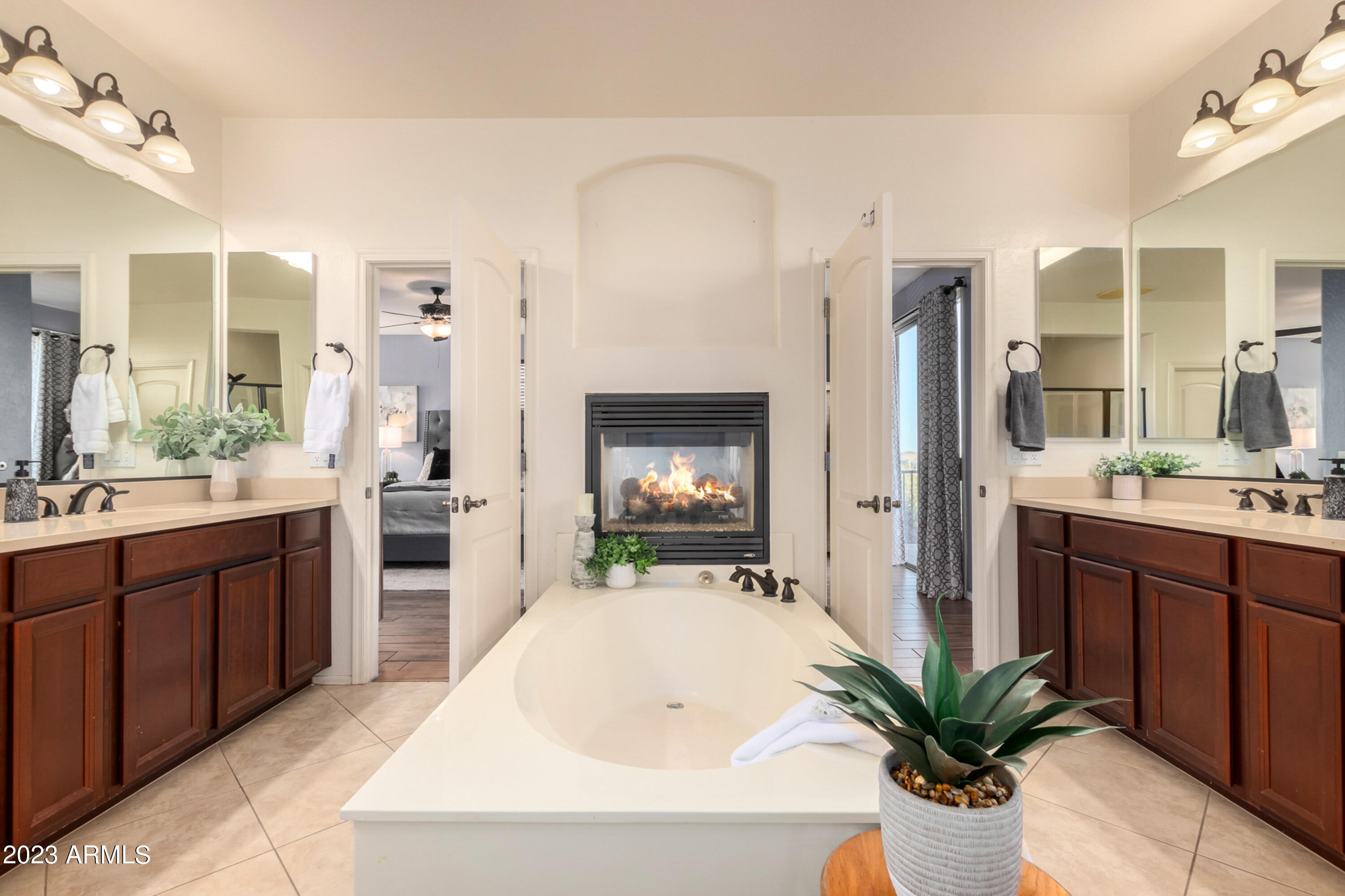 22015 N DIAMOND Drive