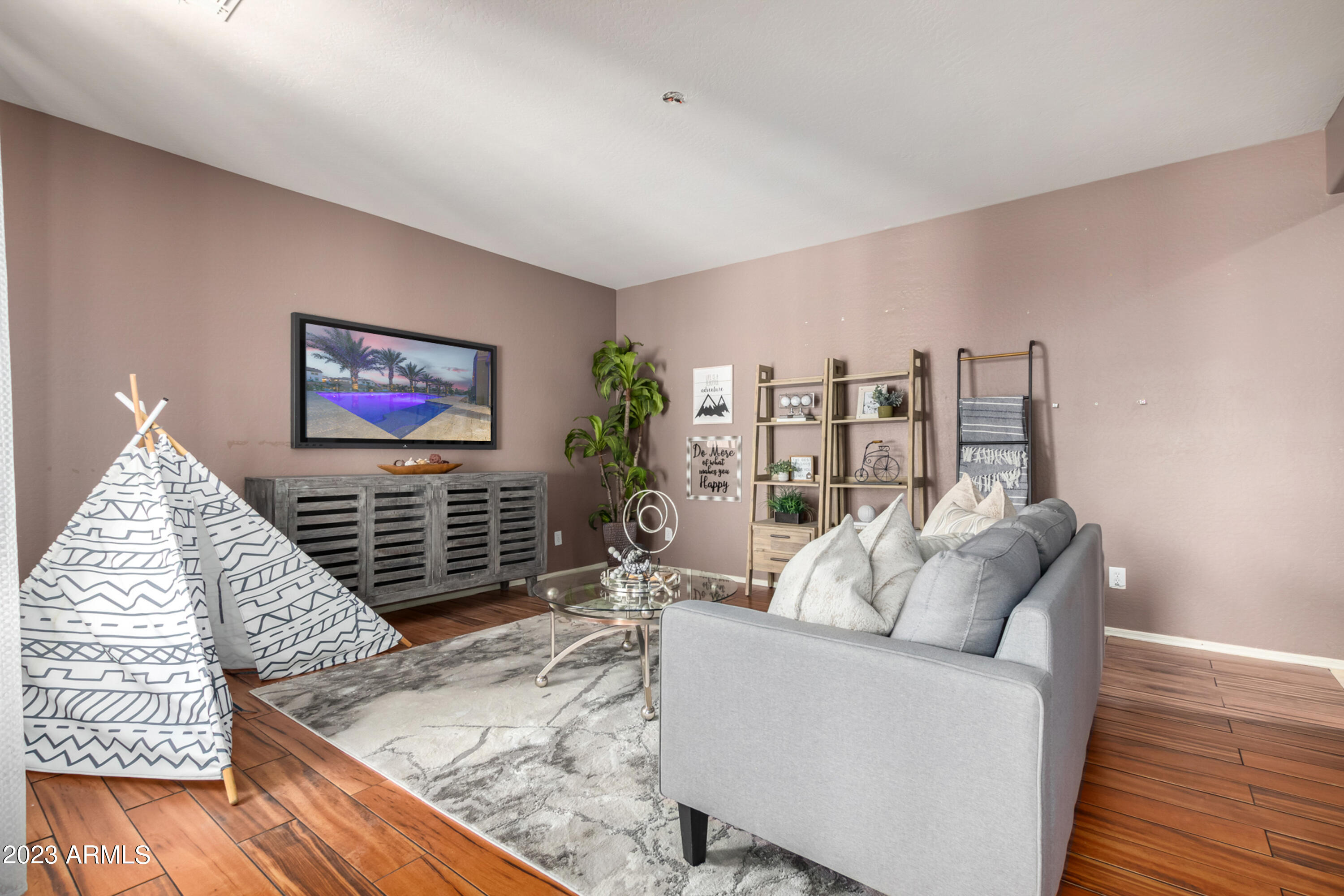 22015 N DIAMOND Drive