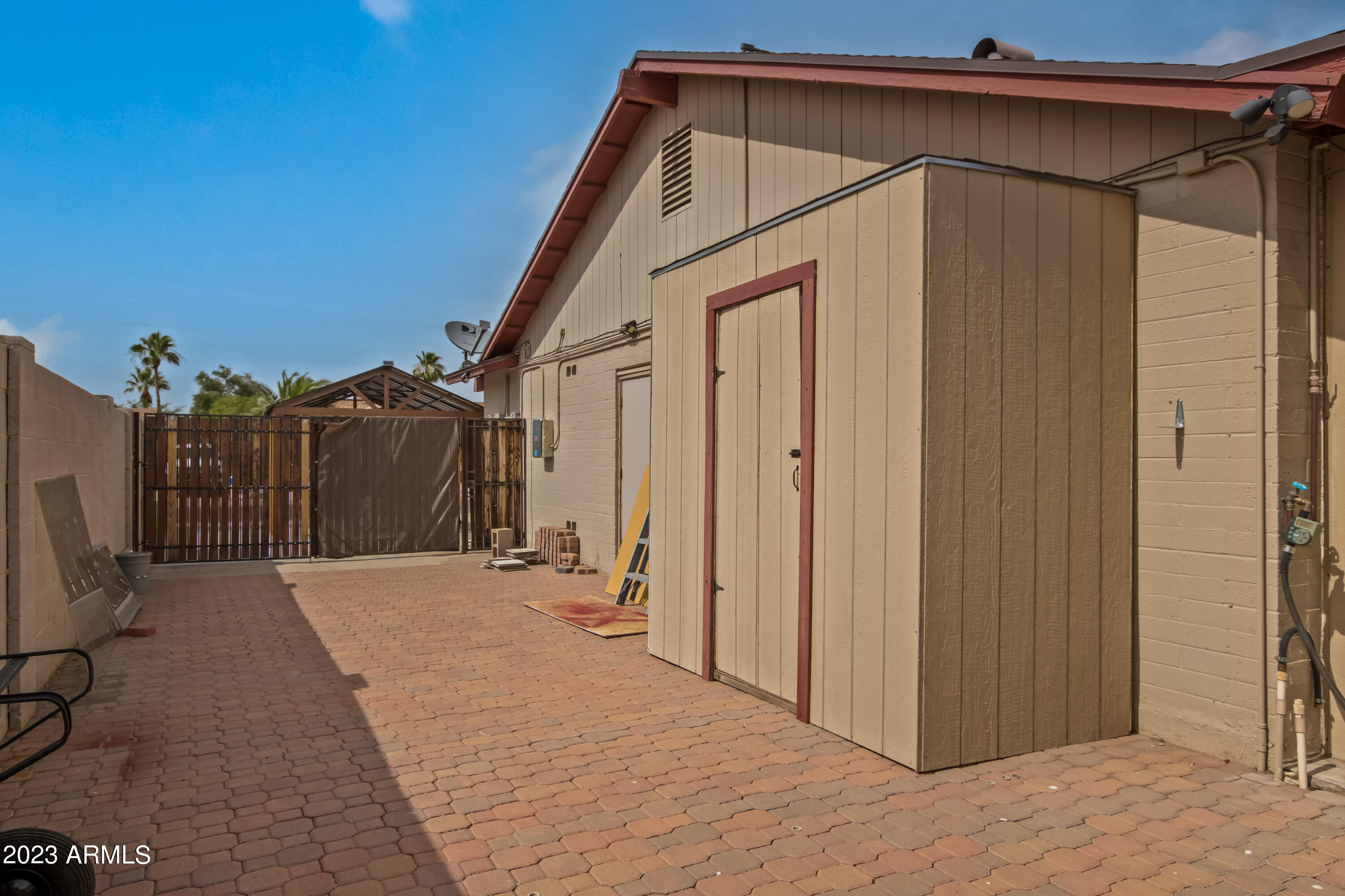 3841 W WOODRIDGE Drive