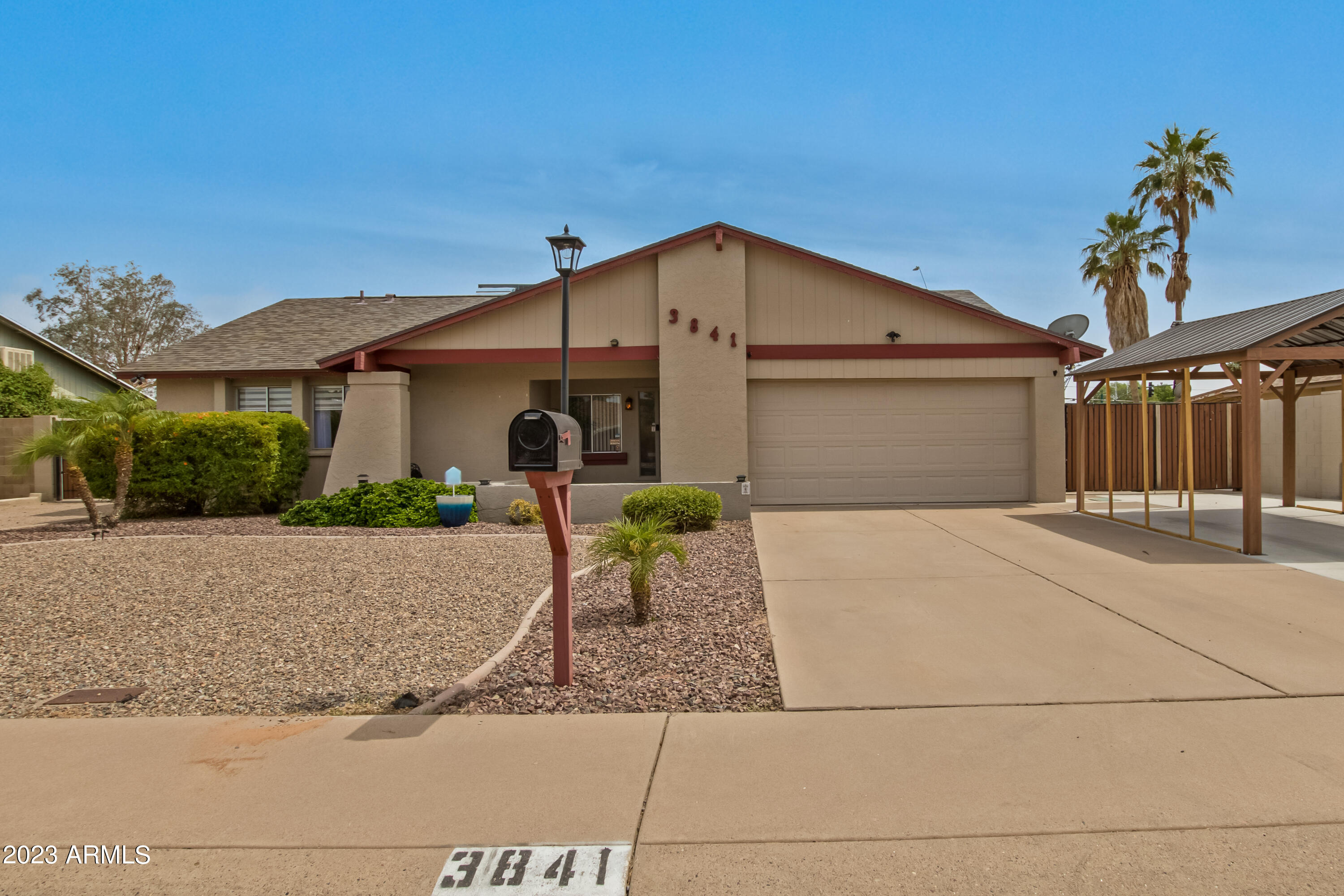 3841 W WOODRIDGE Drive