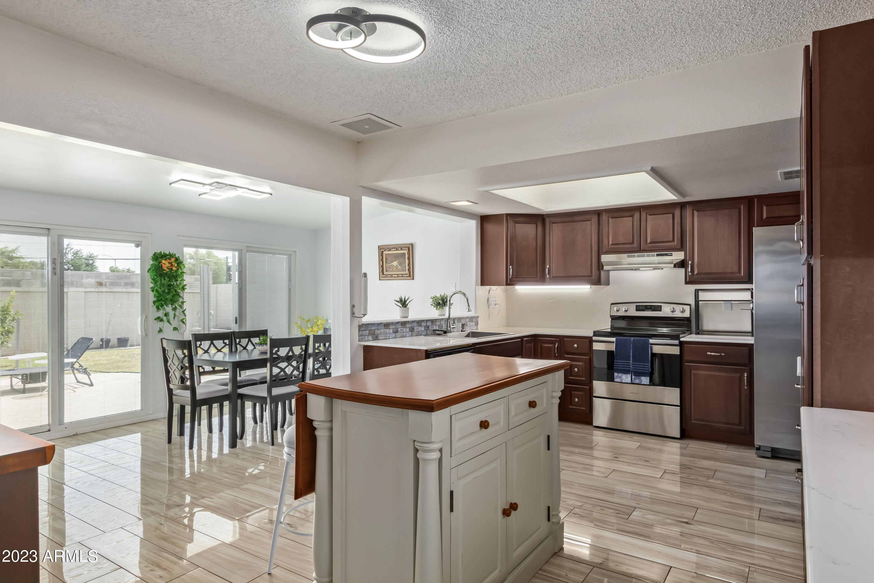 3841 W WOODRIDGE Drive