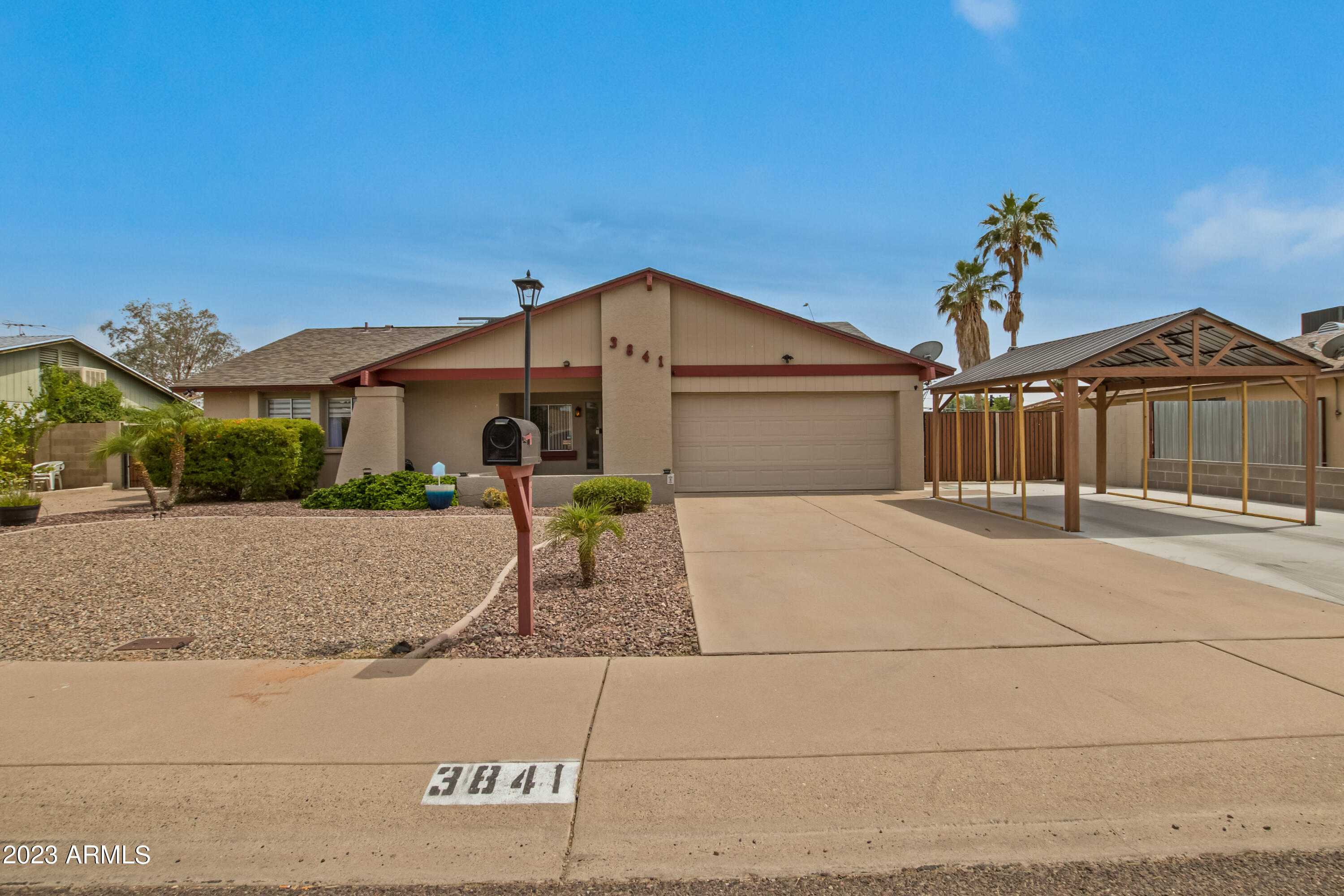 3841 W WOODRIDGE Drive