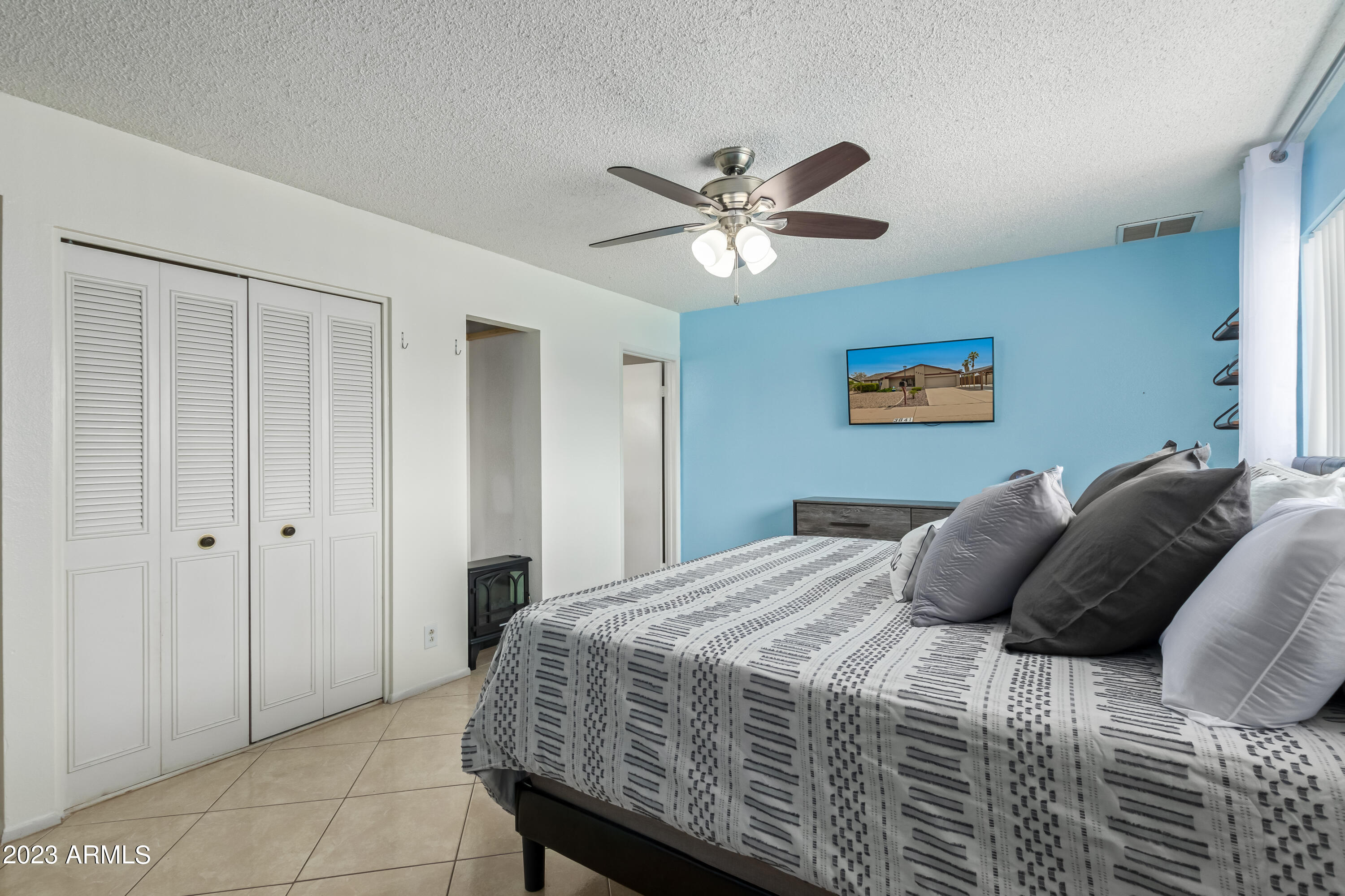 3841 W WOODRIDGE Drive