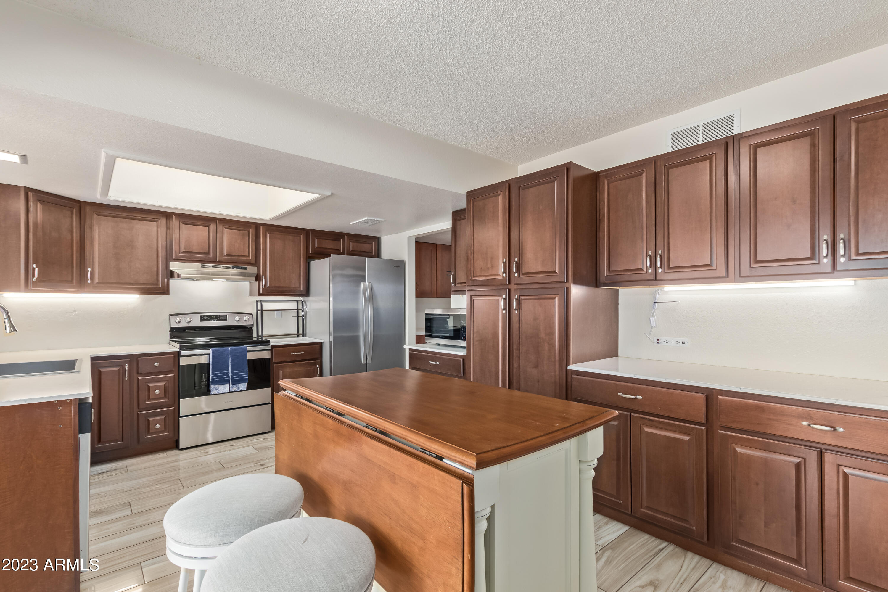 3841 W WOODRIDGE Drive