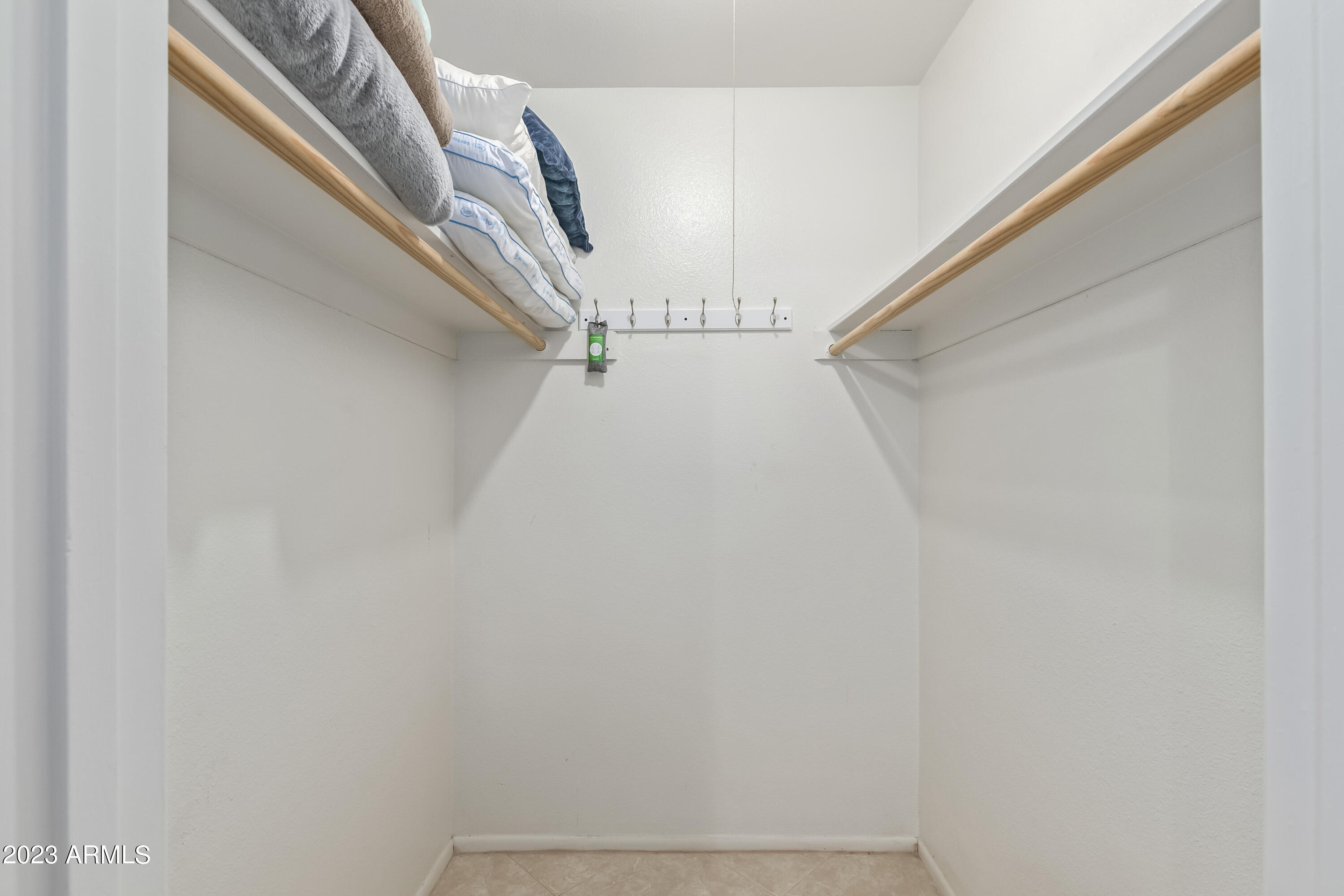 3841 W WOODRIDGE Drive