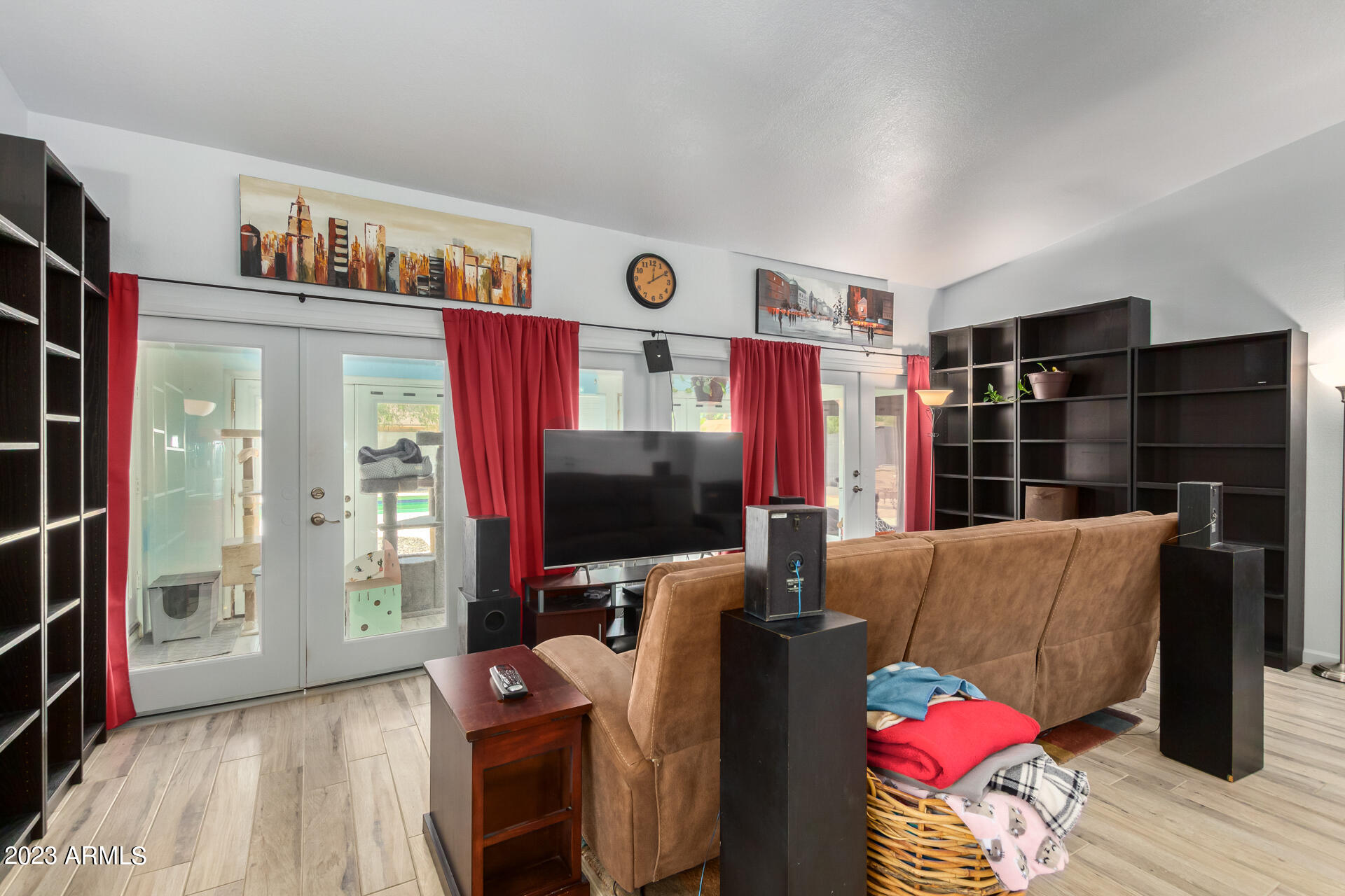 3937 W SAHUARO Drive