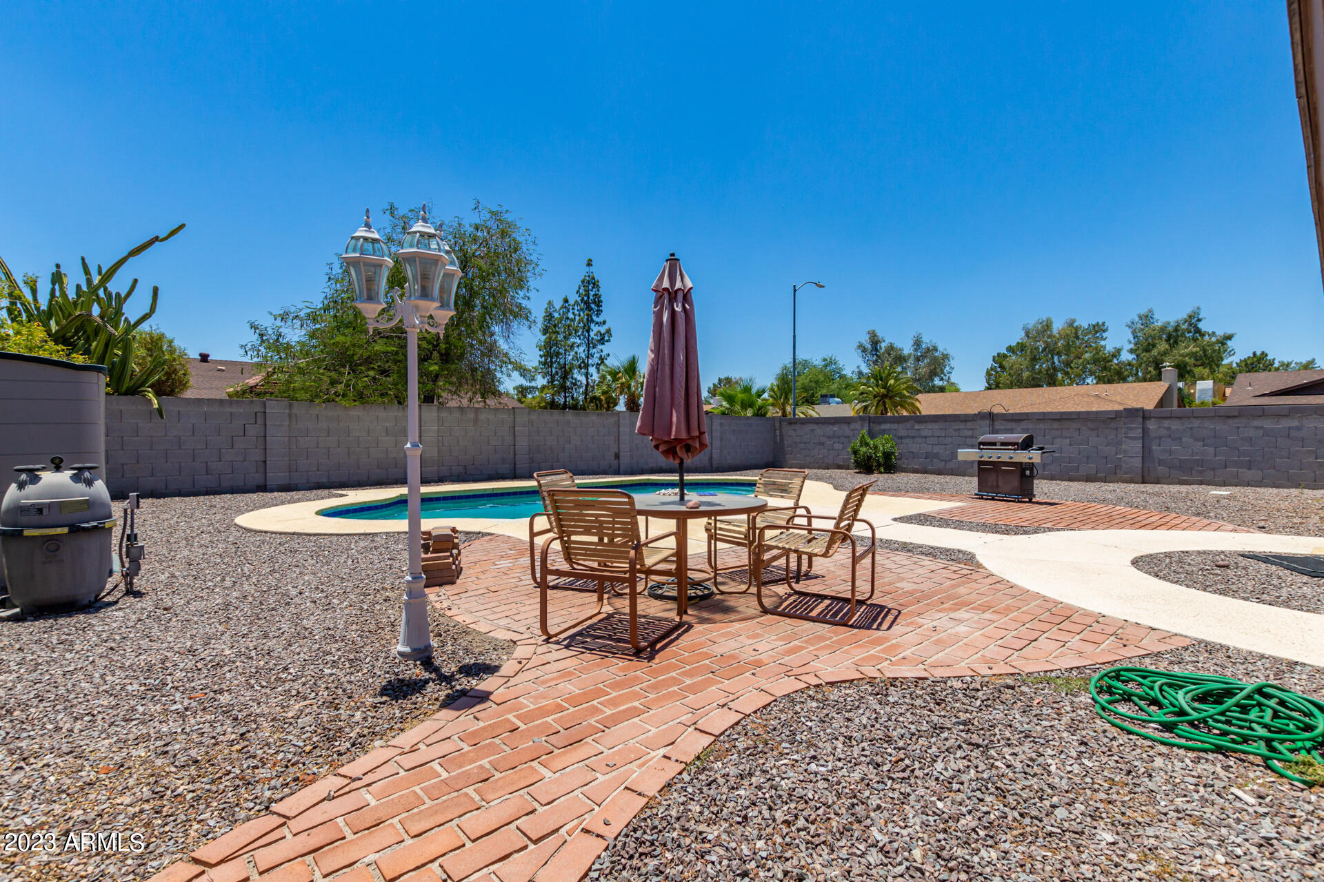 3937 W SAHUARO Drive