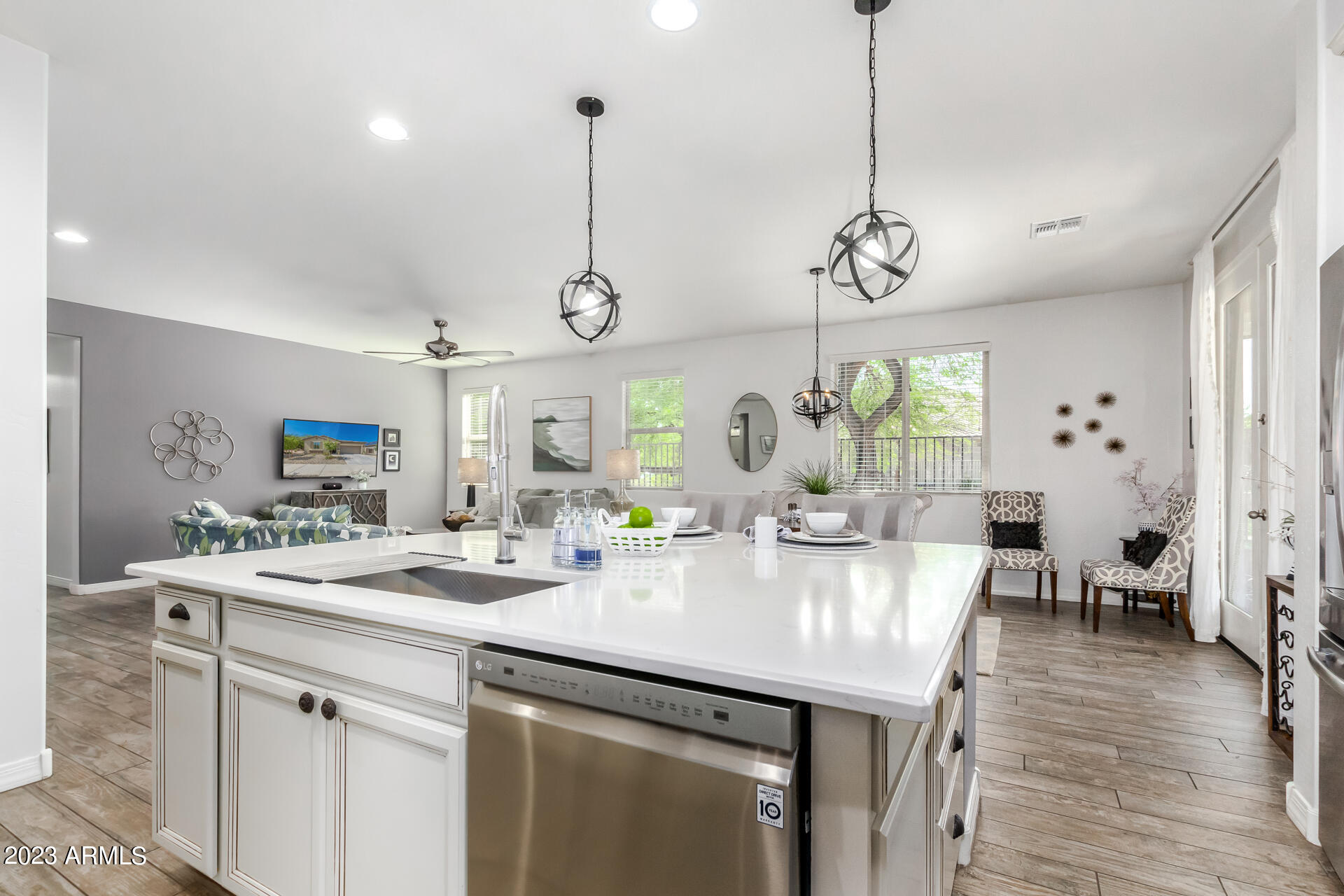 15776 W DESERT HILLS Drive