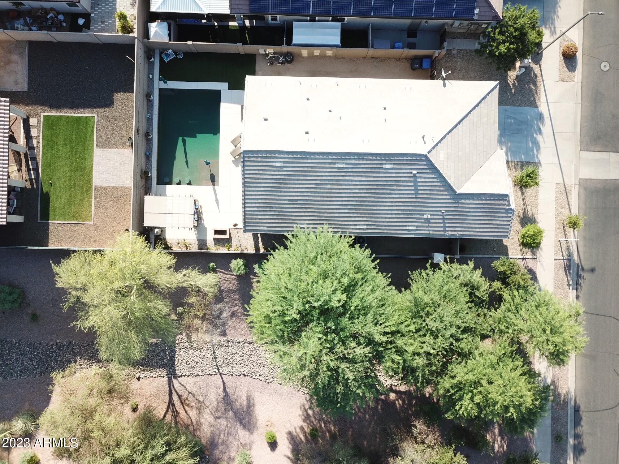 15776 W DESERT HILLS Drive