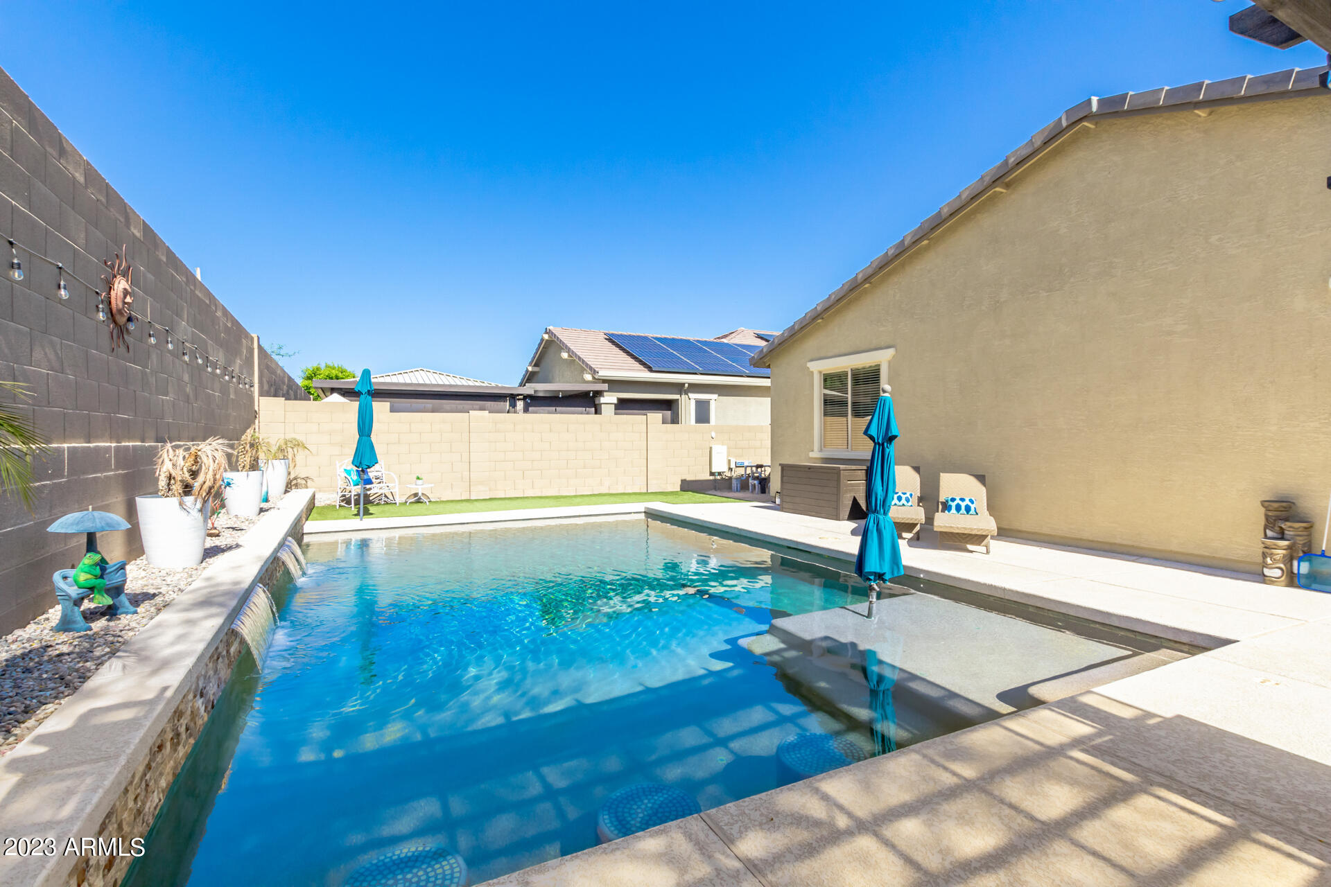 15776 W DESERT HILLS Drive