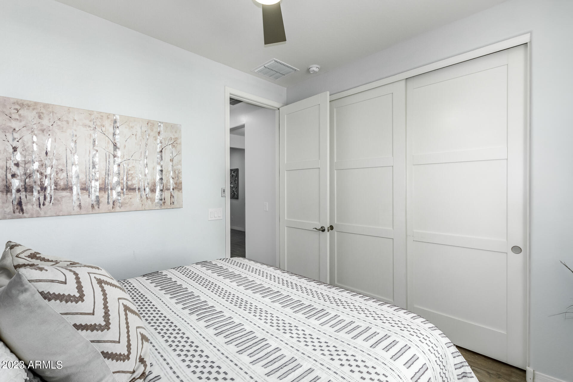 15776 W DESERT HILLS Drive