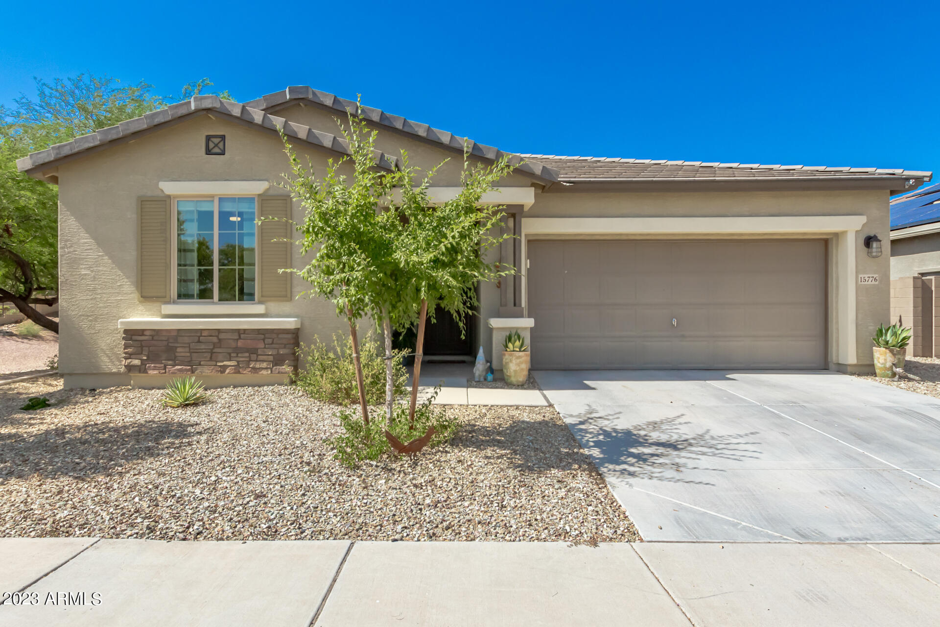 15776 W DESERT HILLS Drive