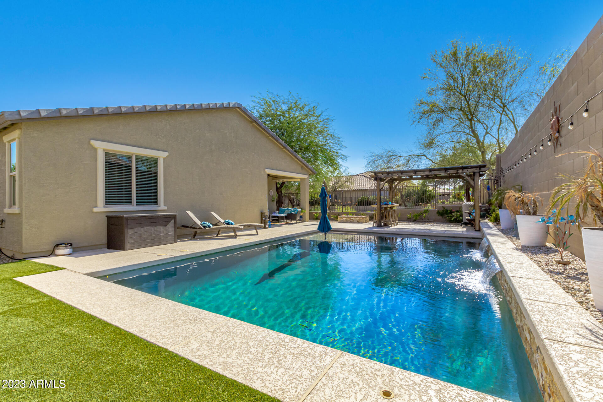 15776 W DESERT HILLS Drive