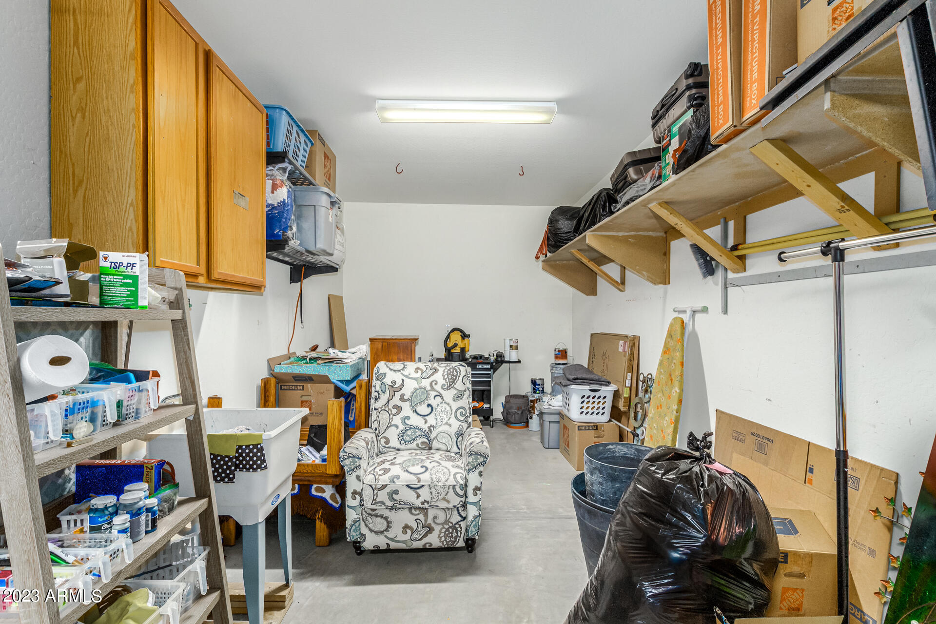 15776 W DESERT HILLS Drive