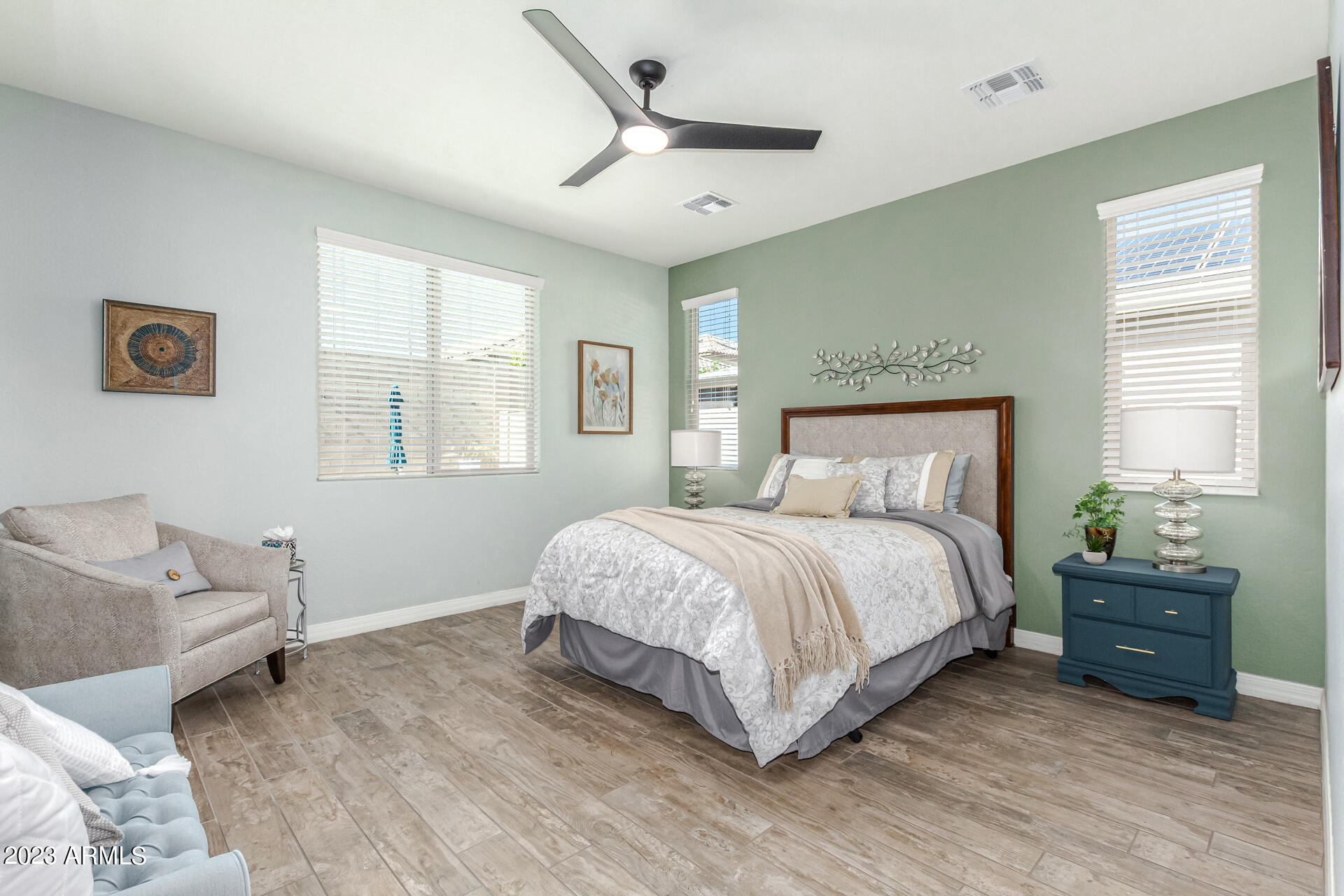 15776 W DESERT HILLS Drive