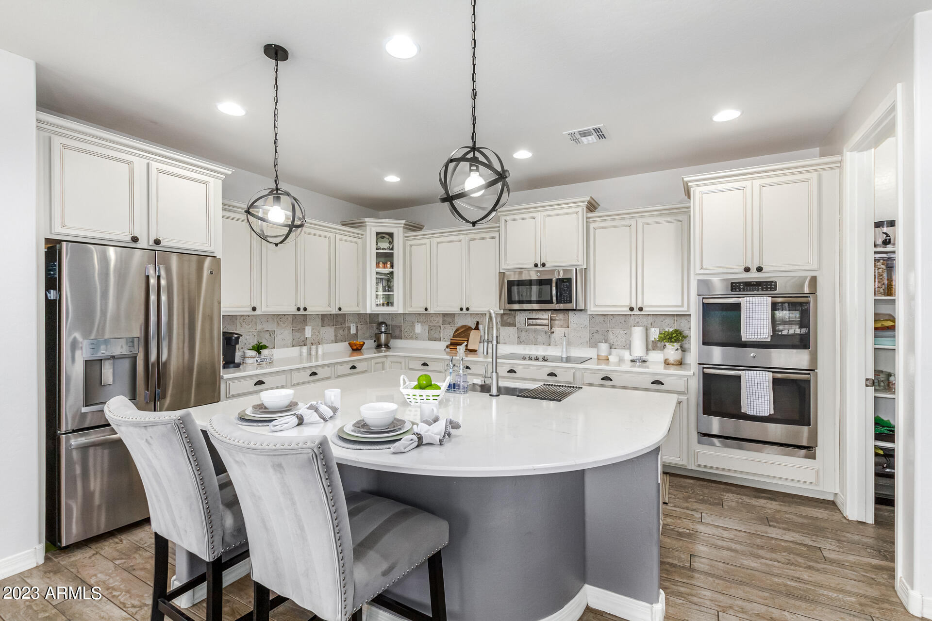 15776 W DESERT HILLS Drive