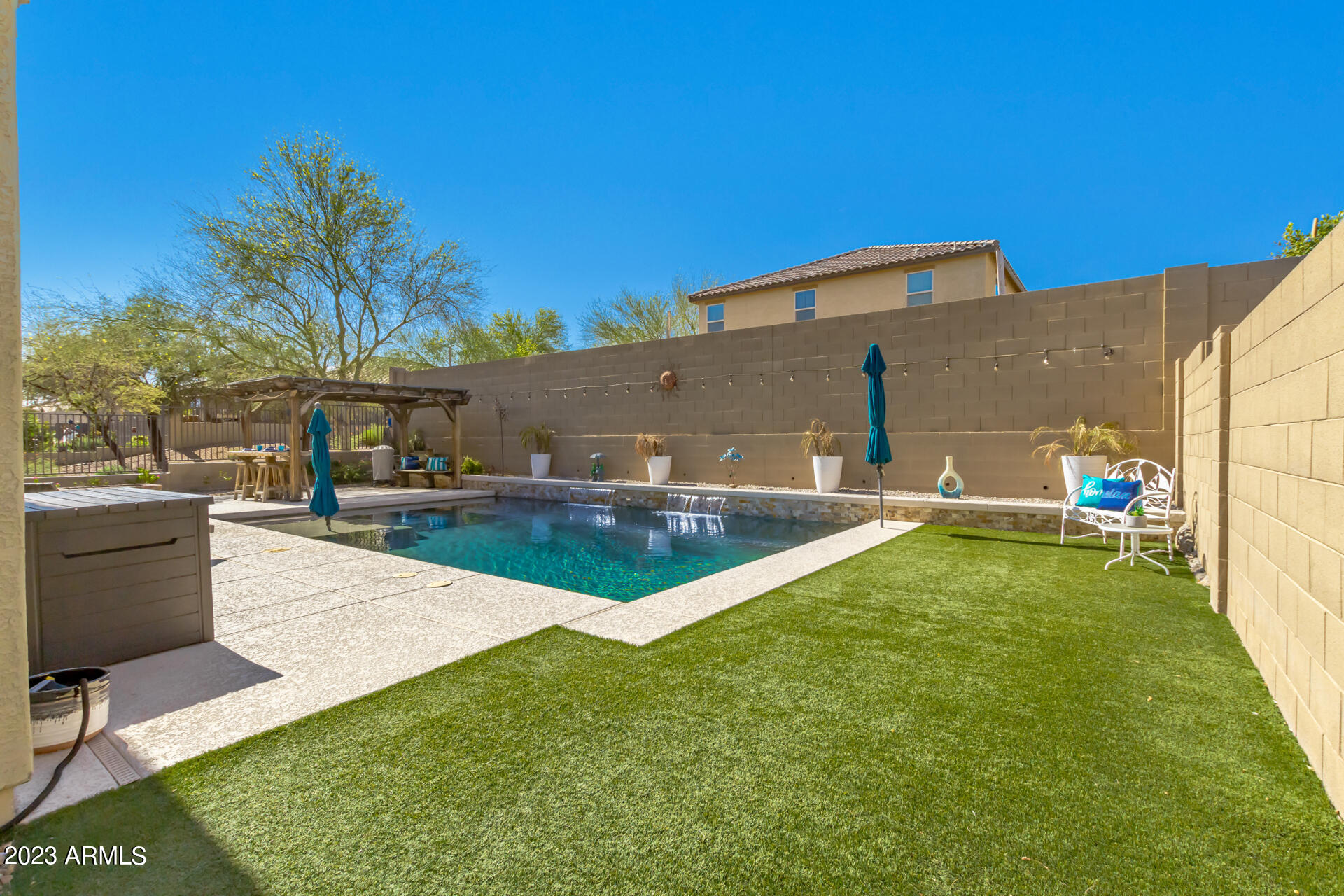 15776 W DESERT HILLS Drive