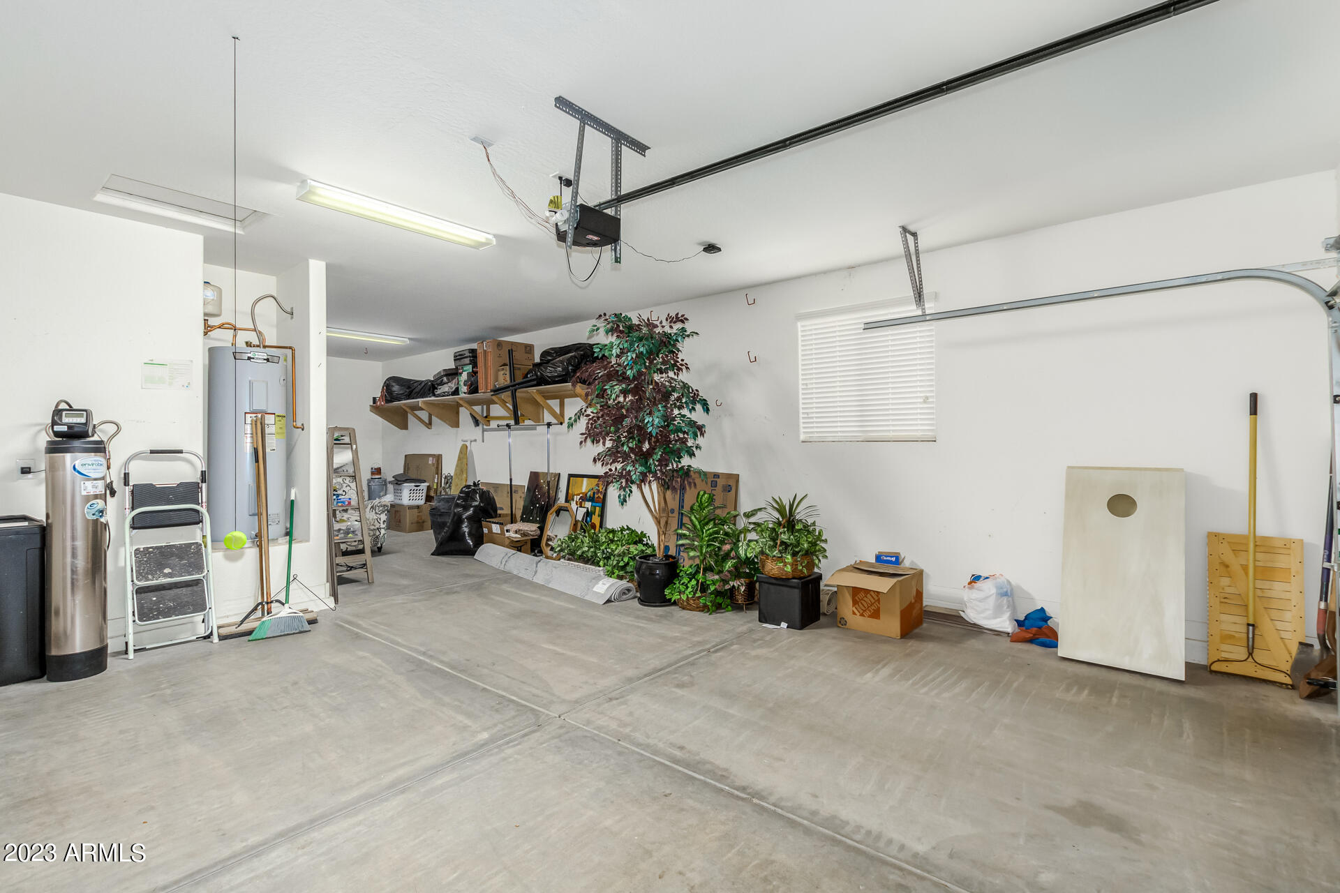 15776 W DESERT HILLS Drive