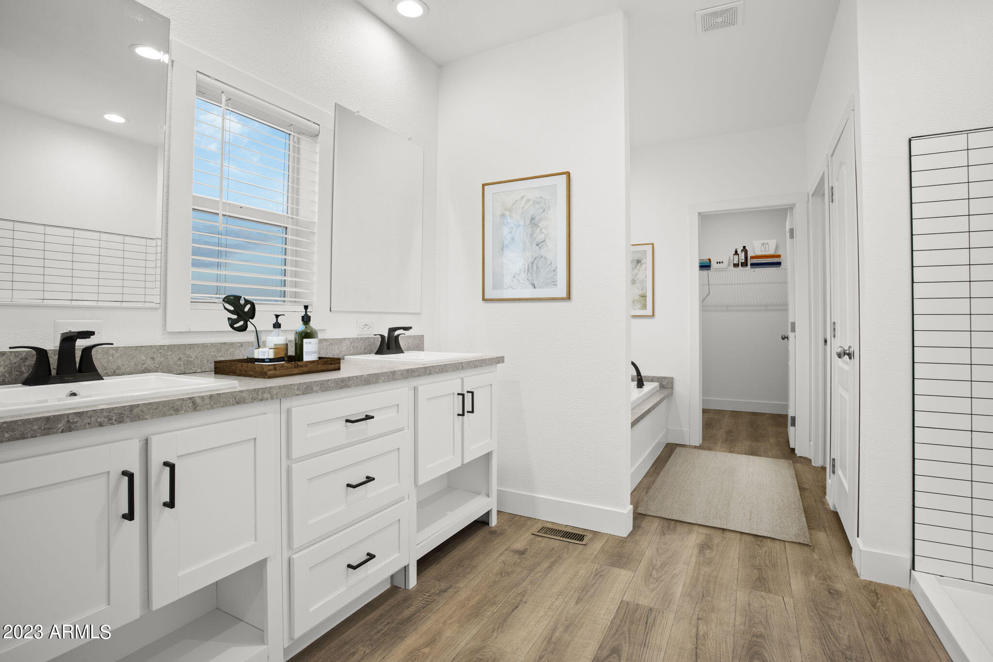 4039 N Moondance Lane