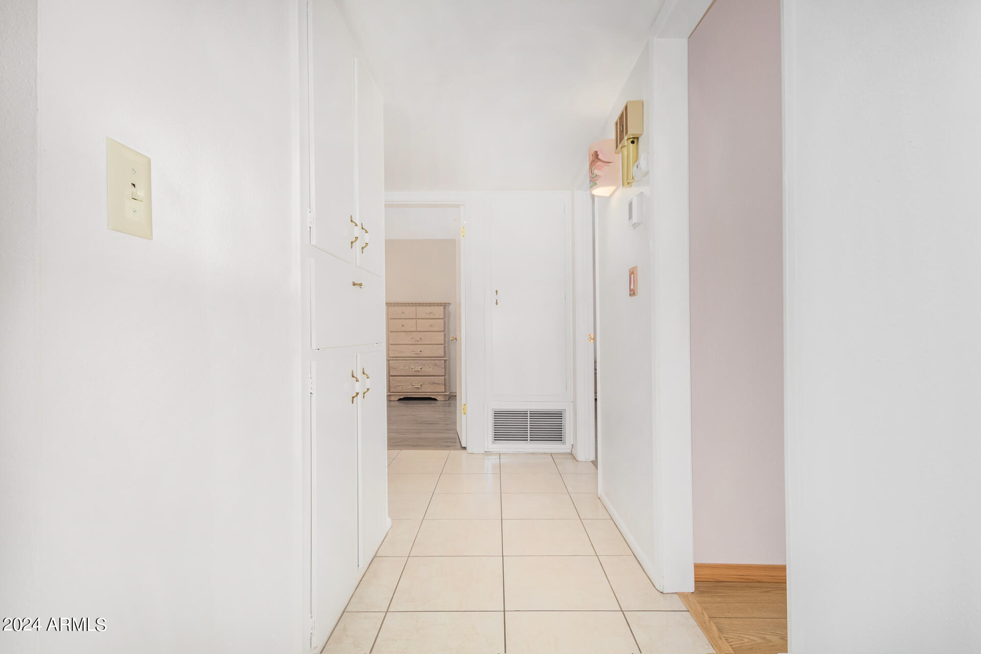 10401 W RIDGEVIEW Road