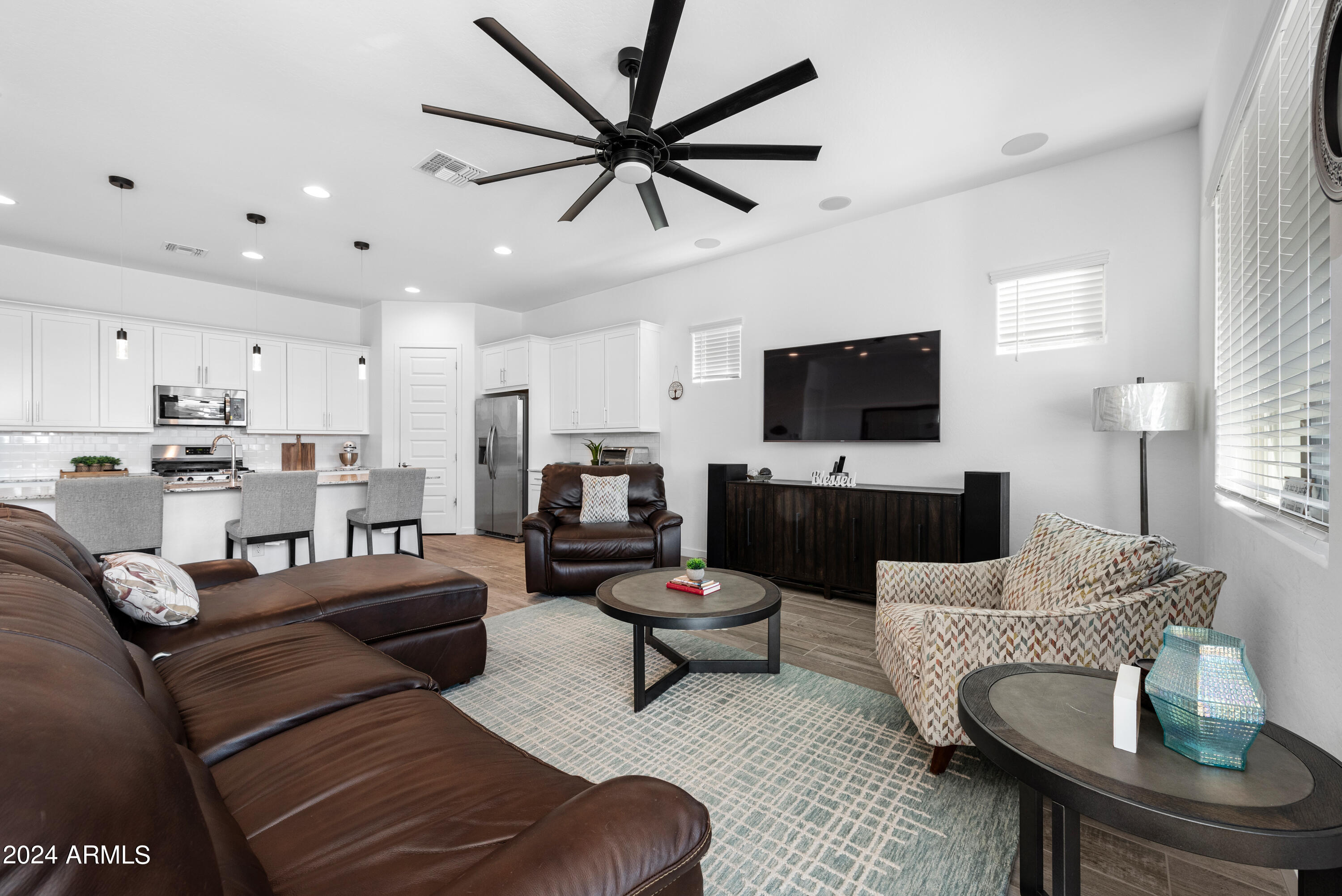 18985 W DESERT HILLS Drive