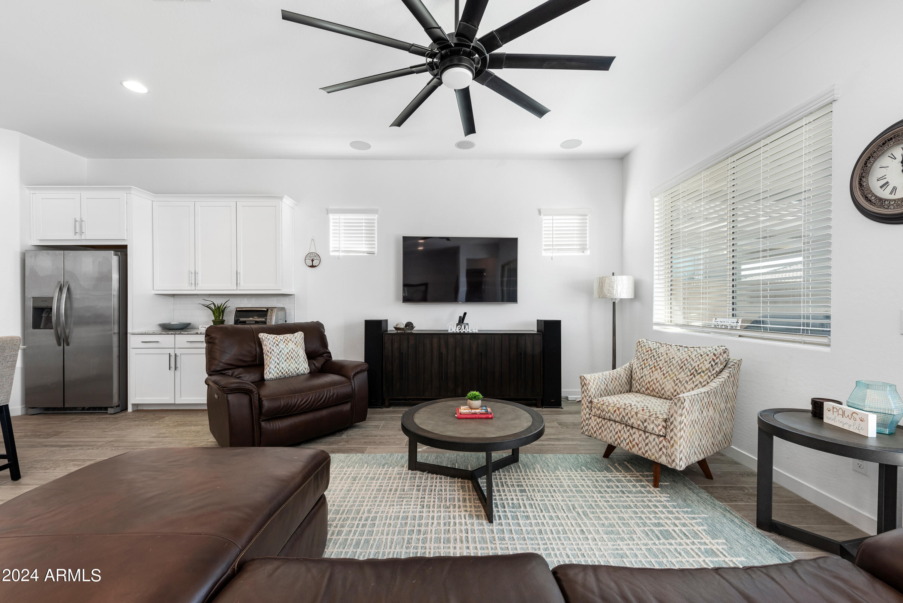 18985 W DESERT HILLS Drive