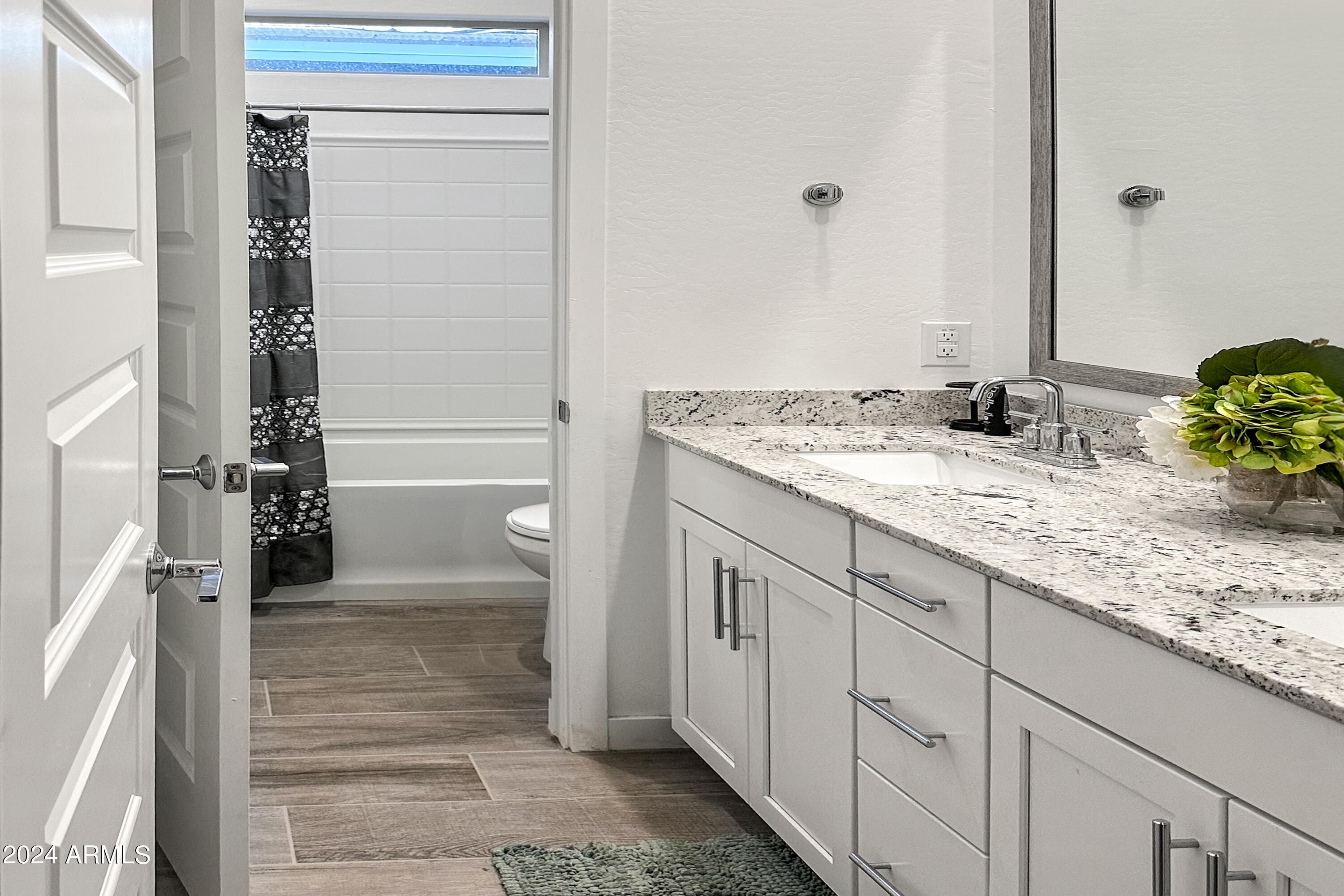 18985 W DESERT HILLS Drive