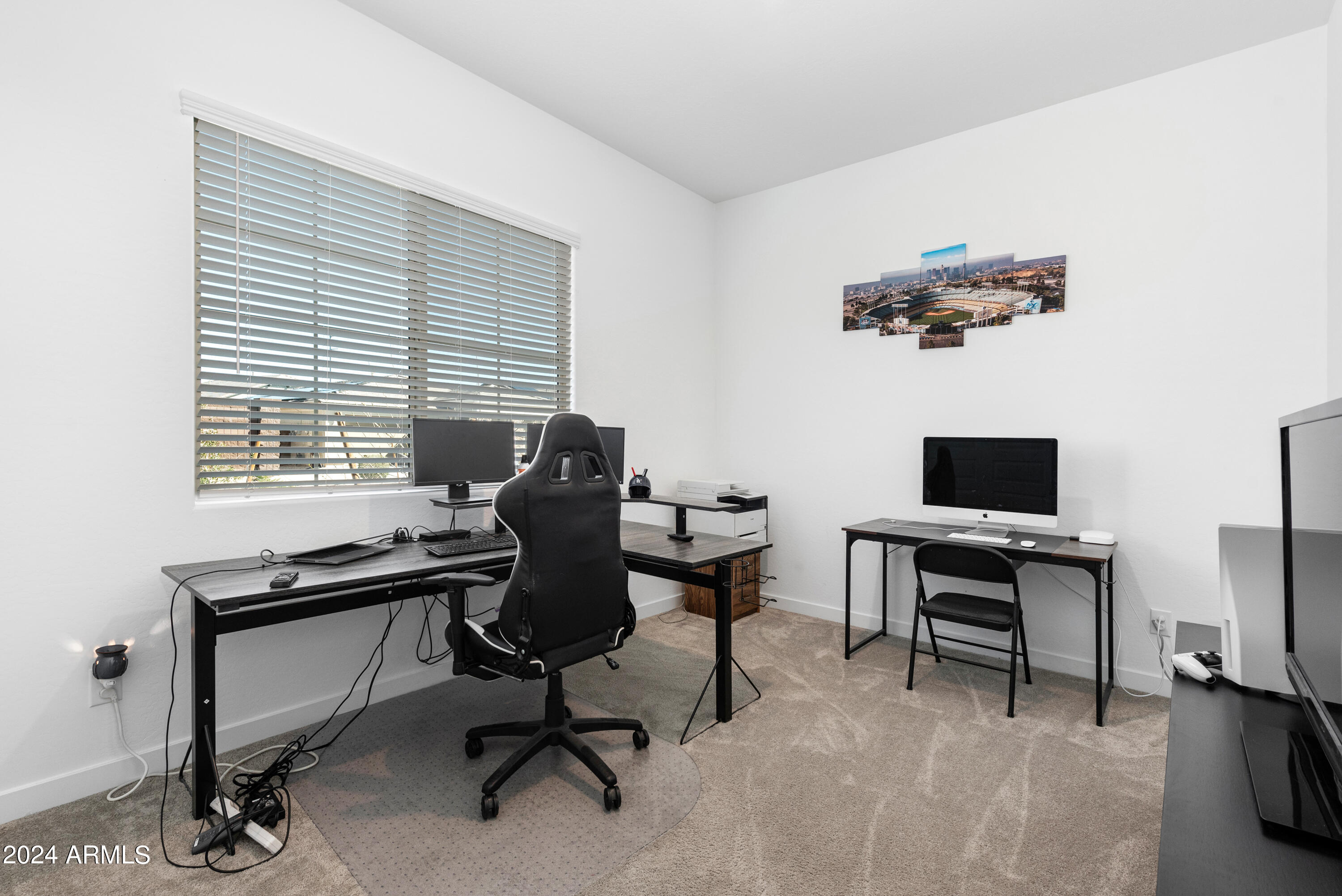 18985 W DESERT HILLS Drive