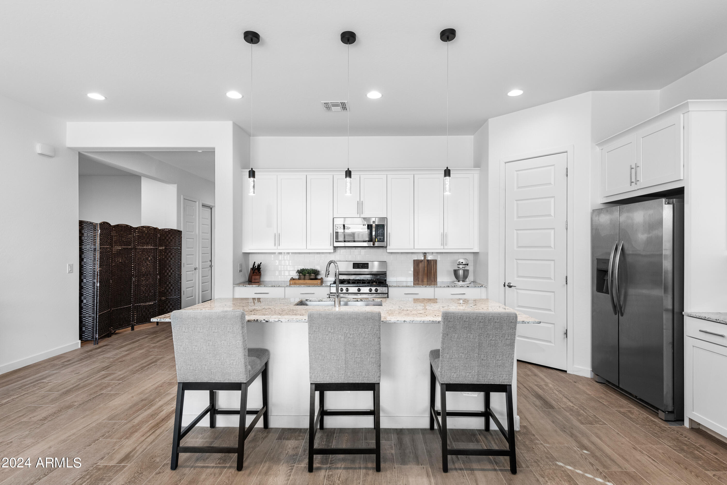 18985 W DESERT HILLS Drive