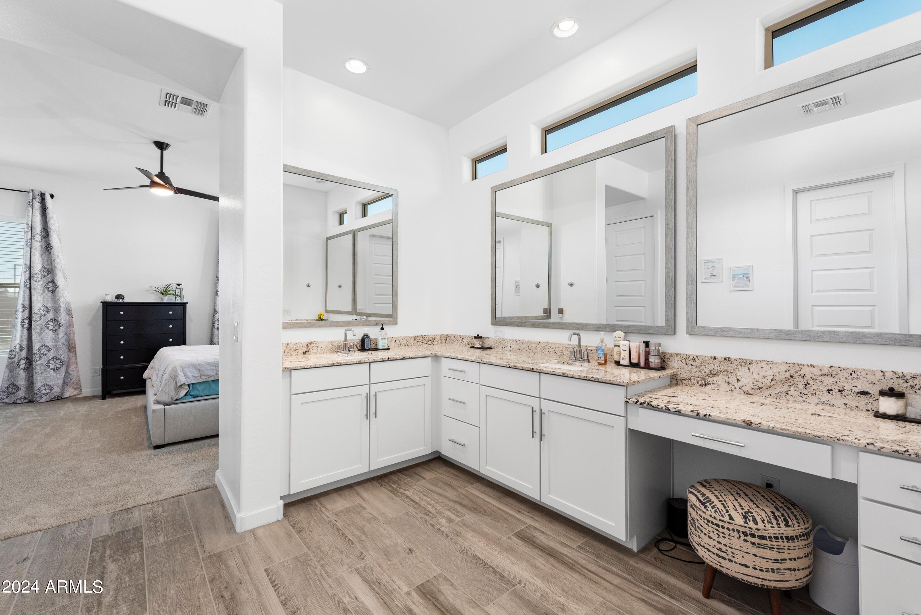 18985 W DESERT HILLS Drive