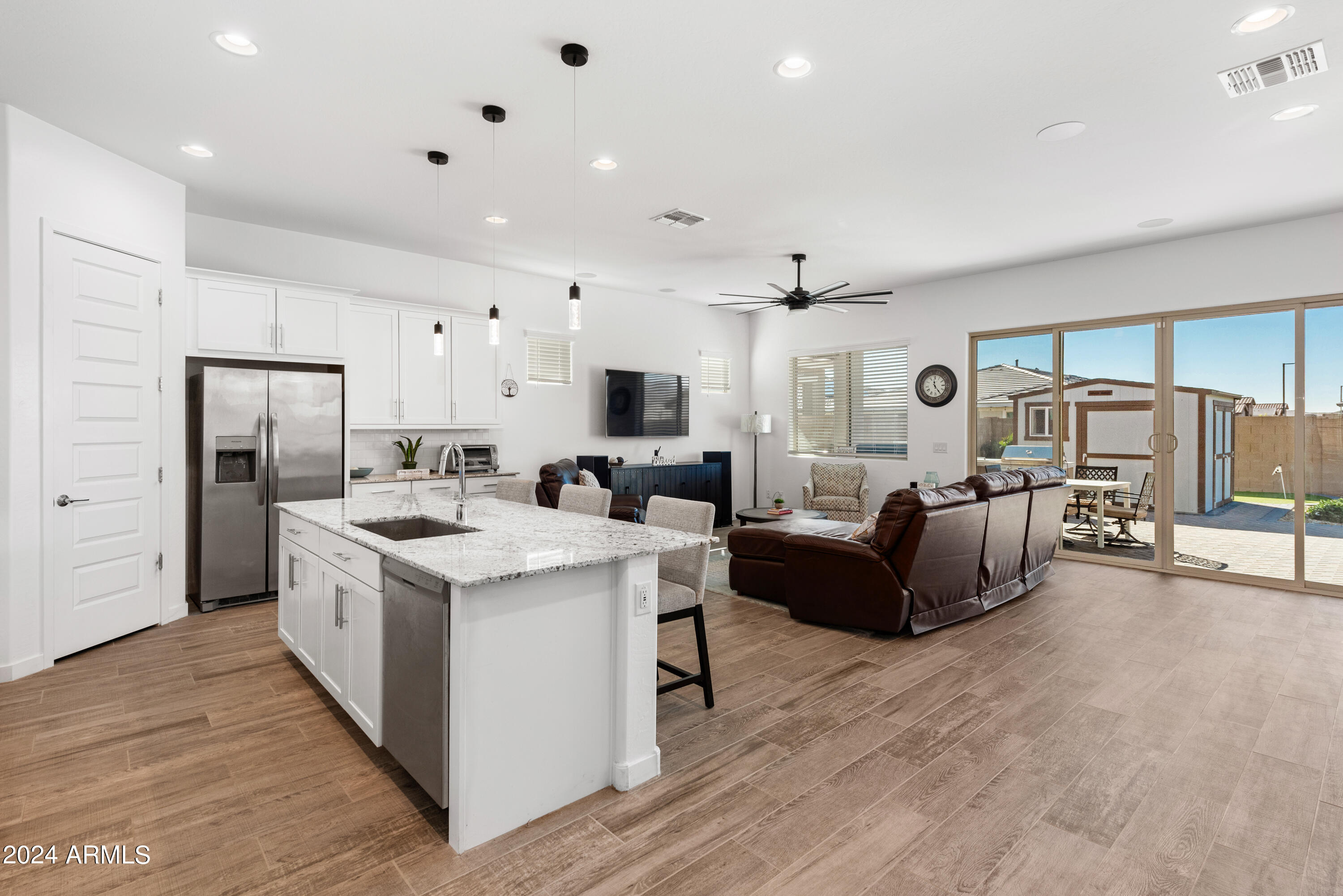 18985 W DESERT HILLS Drive